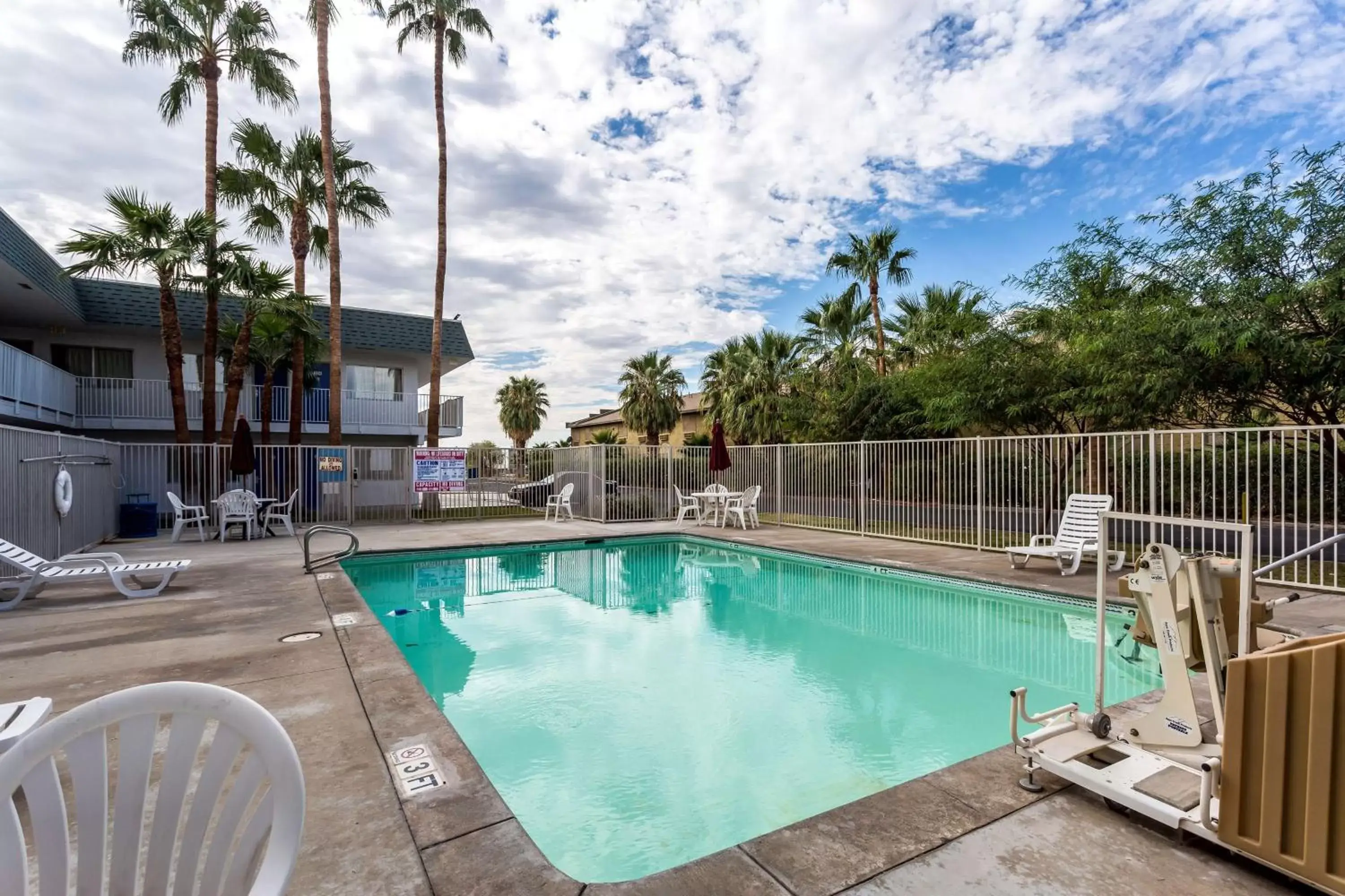 Day, Swimming Pool in Motel 6-Blythe, CA