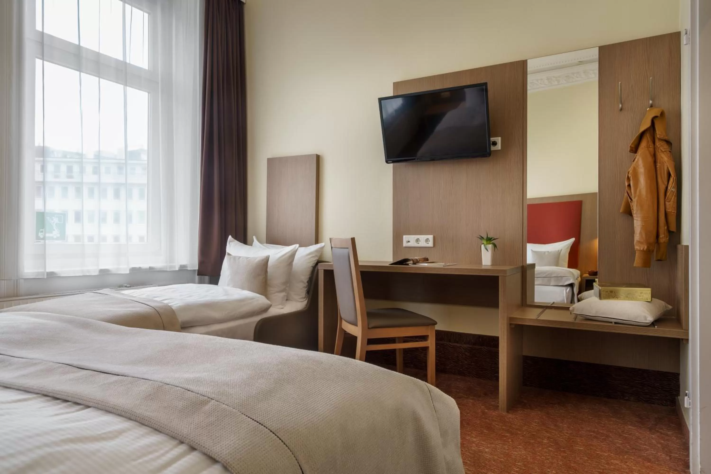 TV and multimedia in Hotel Norddeutscher Hof