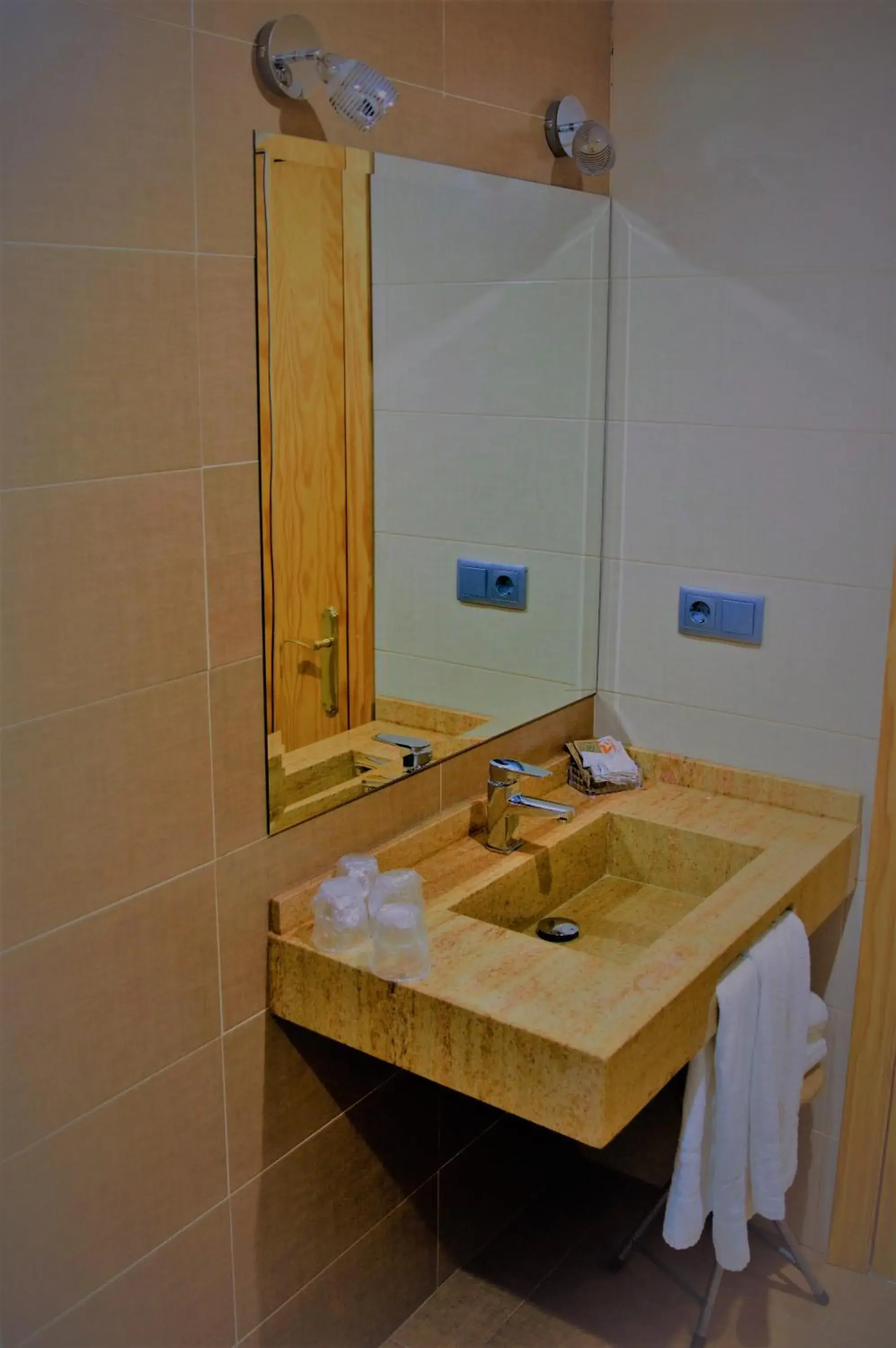 Bathroom in Hotel Ciudad de Plasencia