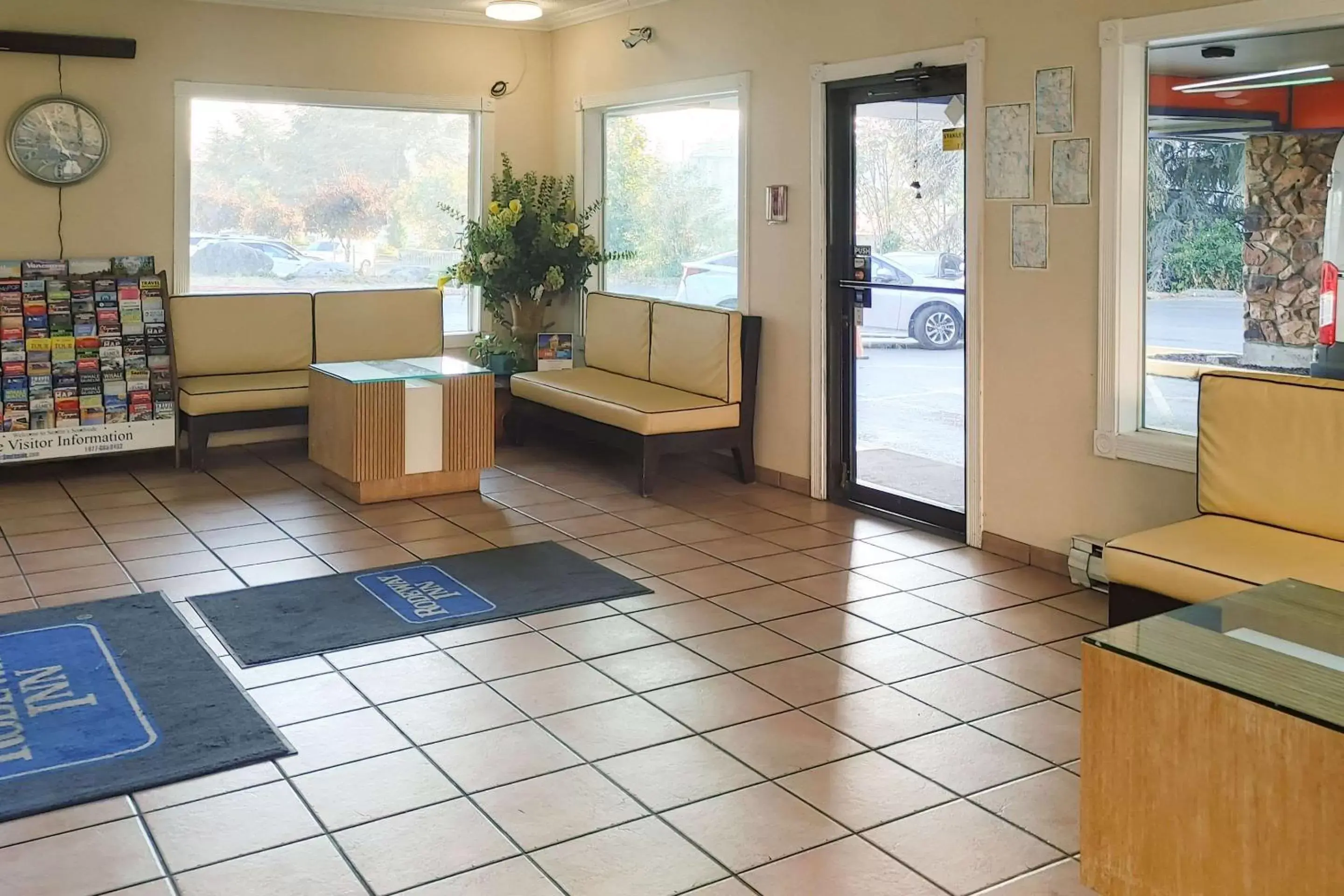 Lobby or reception in Rodeway Inn Seatac Lobby or reception in Rodeway Inn Seatac