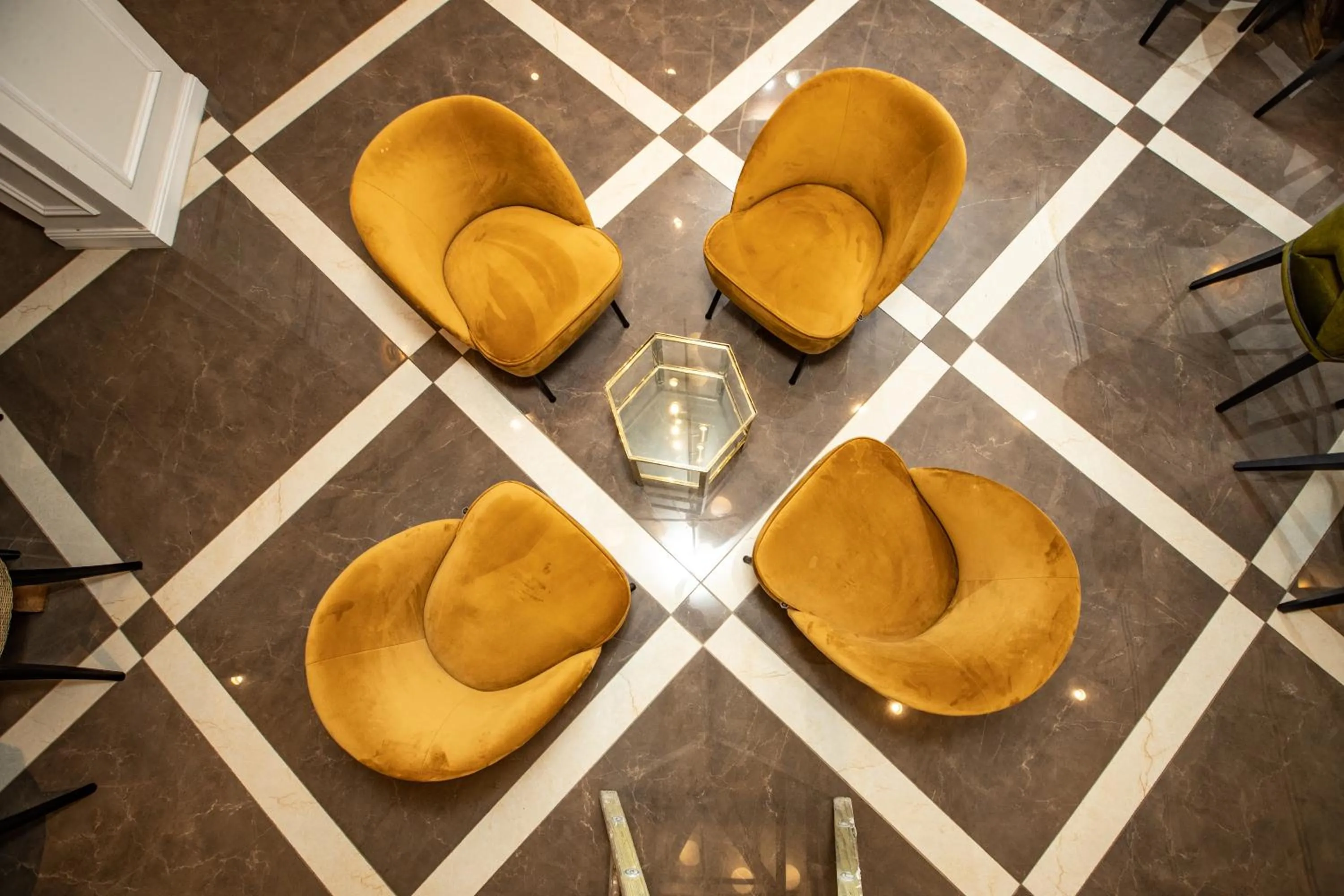 Seating area in Montefiore Hotel By Smart Hotels