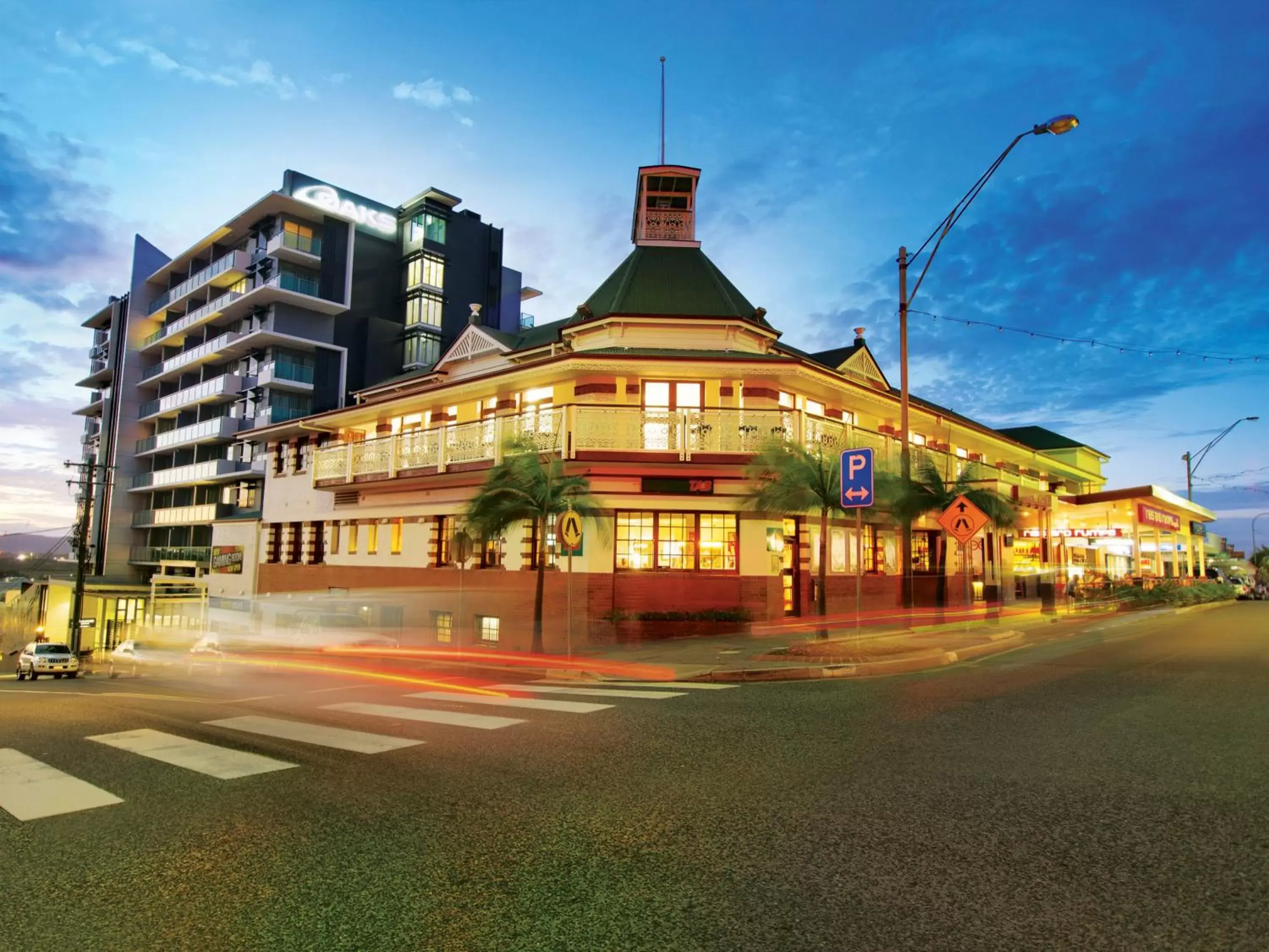 Facade/entrance, Property Building in Oaks Gladstone Grand Hotel