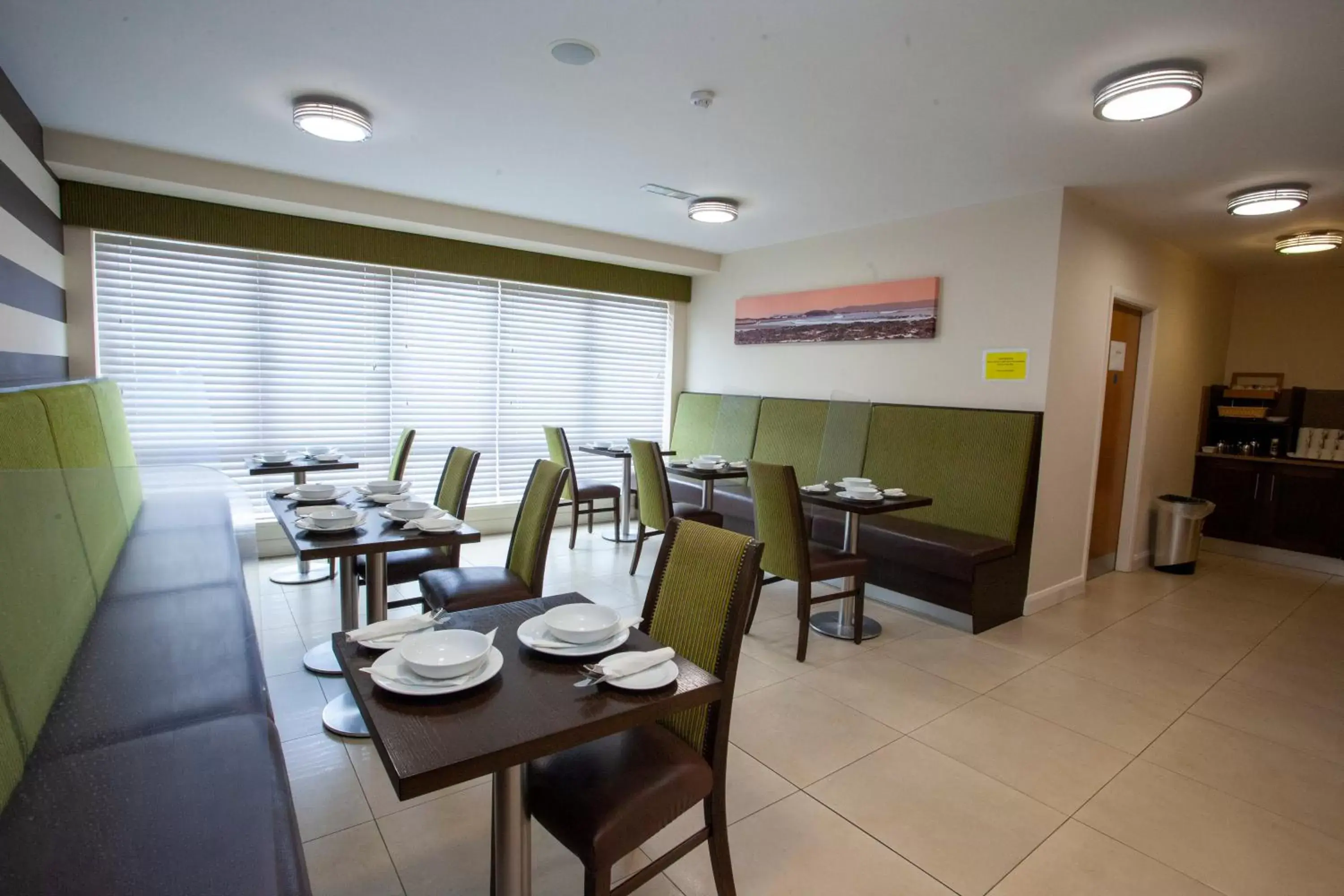 Restaurant/Places to Eat in Strandhill Lodge and Suites