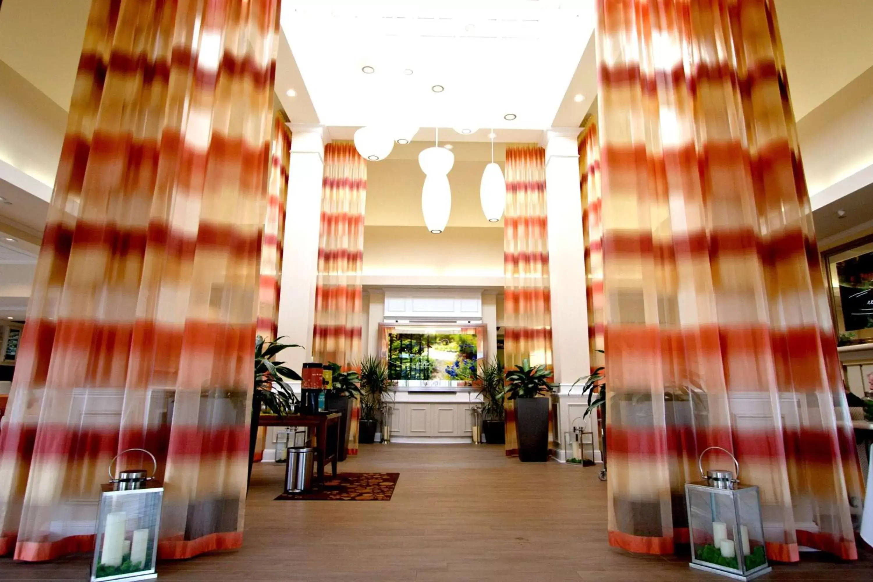 Lobby or reception in Hilton Garden Inn Charleston Airport