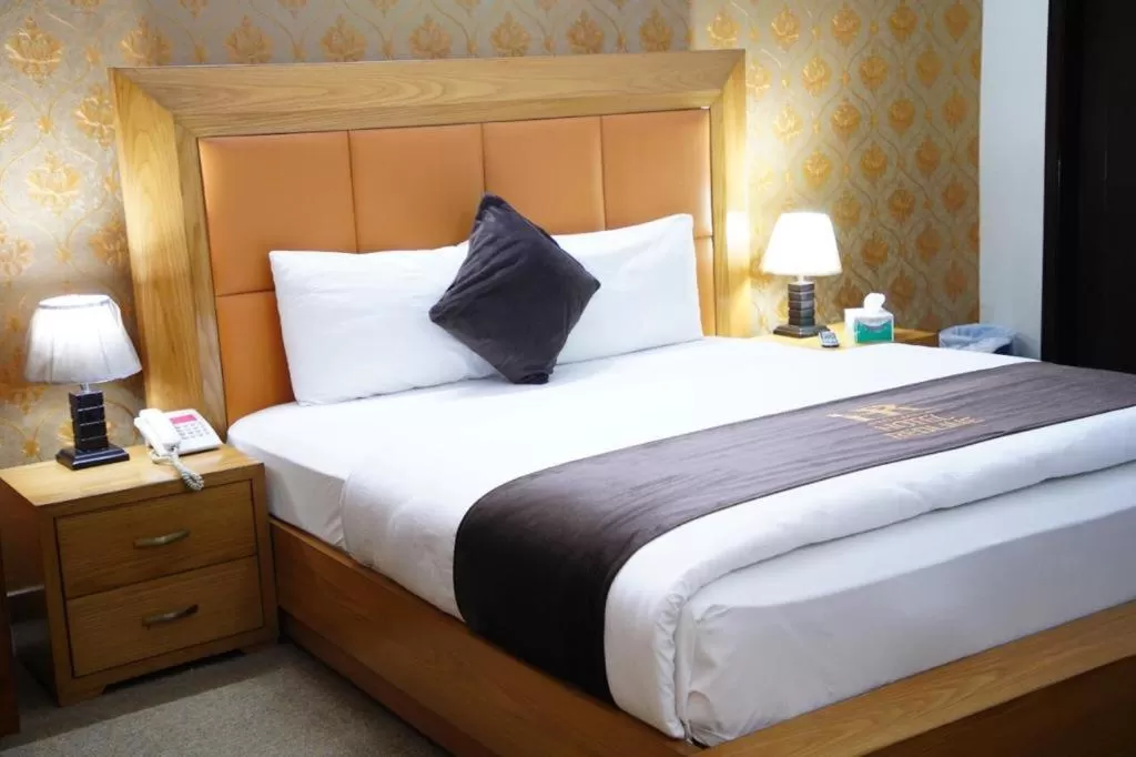 Bed in Hotel Red Line