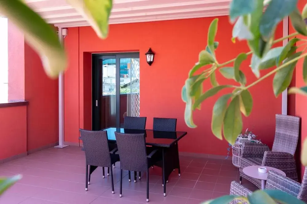 Balcony/Terrace, Dining Area in Hotel Marco Polo