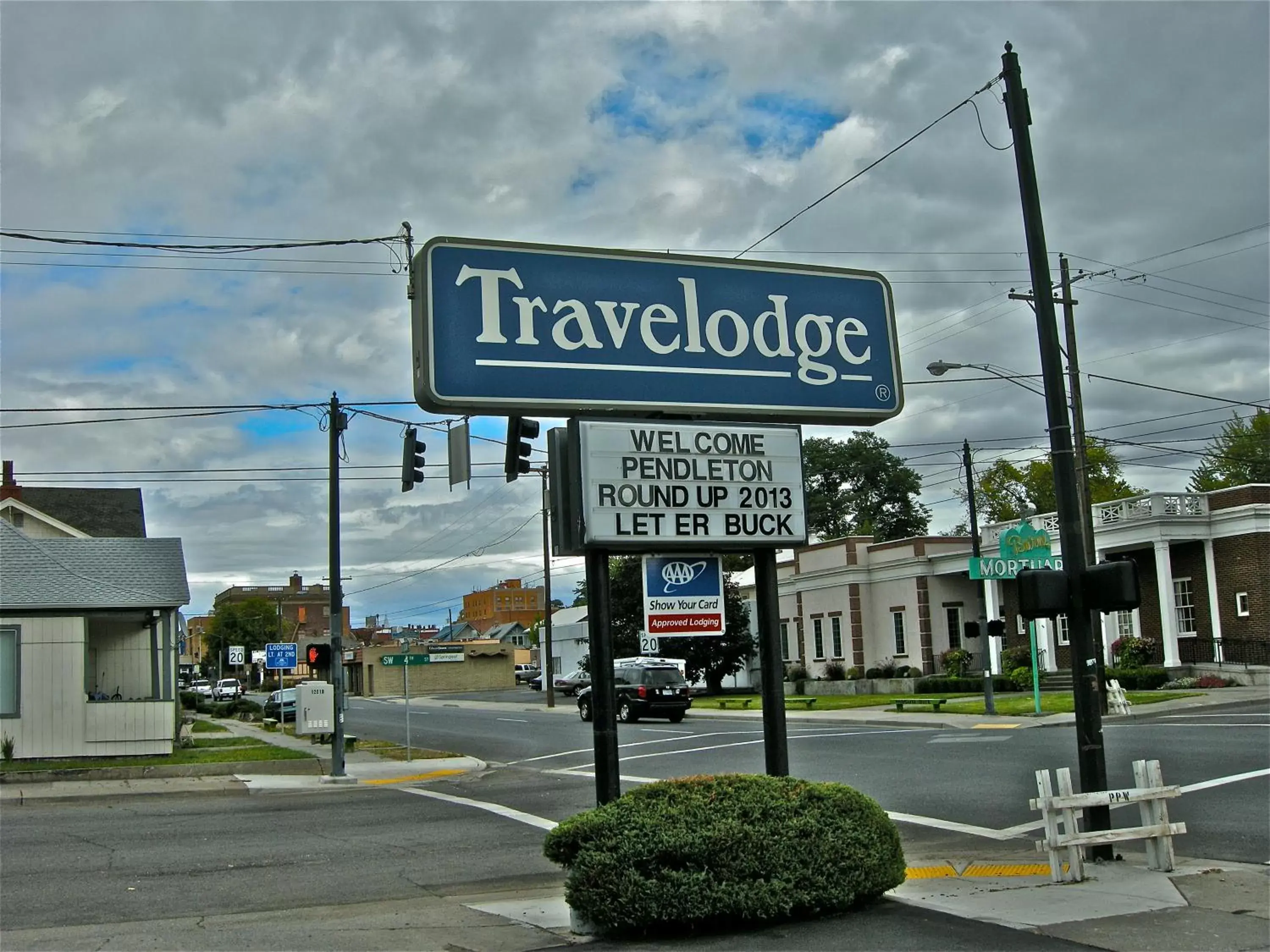 Property logo or sign in Travelodge by Wyndham Pendleton OR