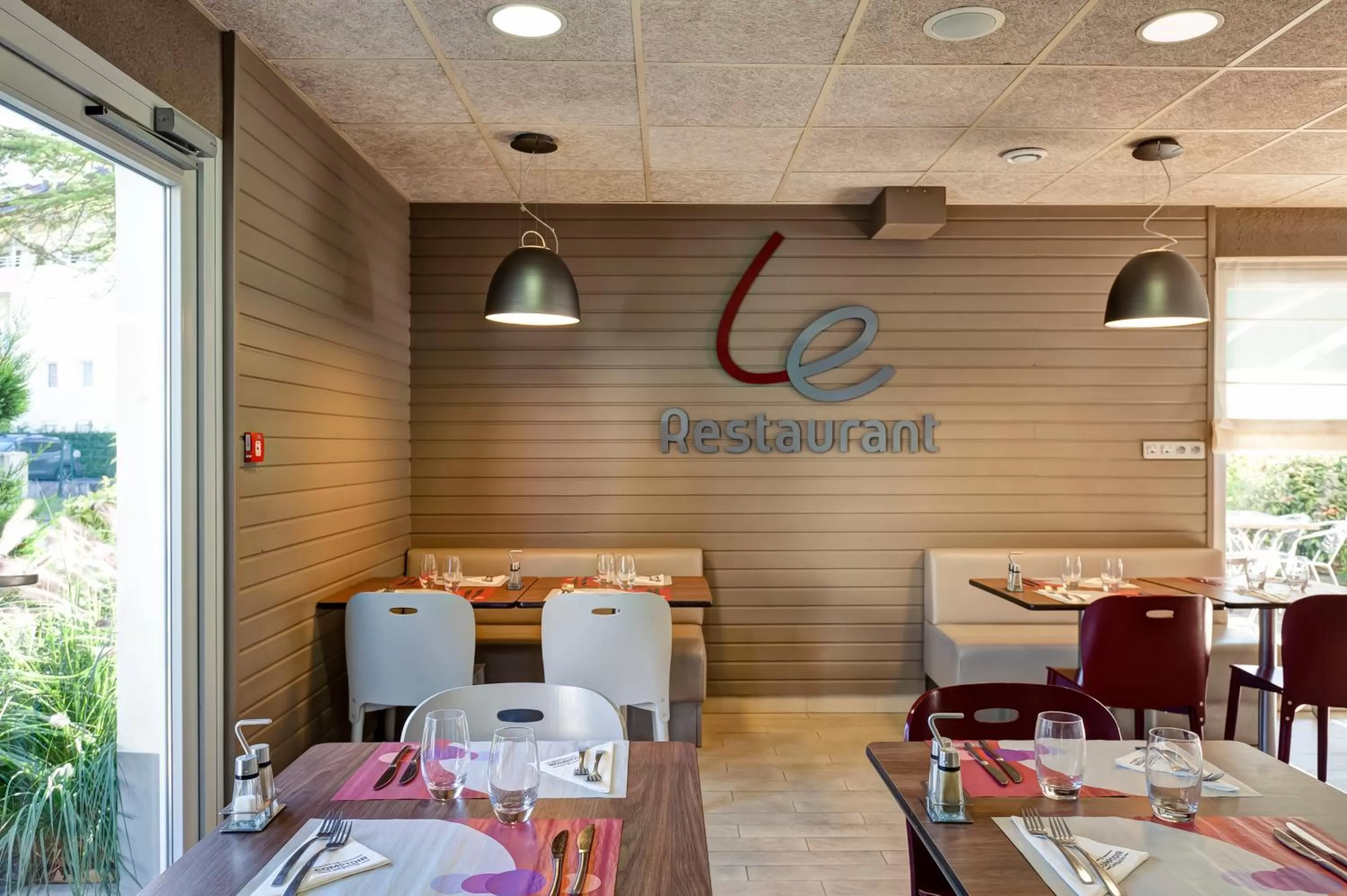 Restaurant/places to eat in Campanile Genève - Ferney-Voltaire