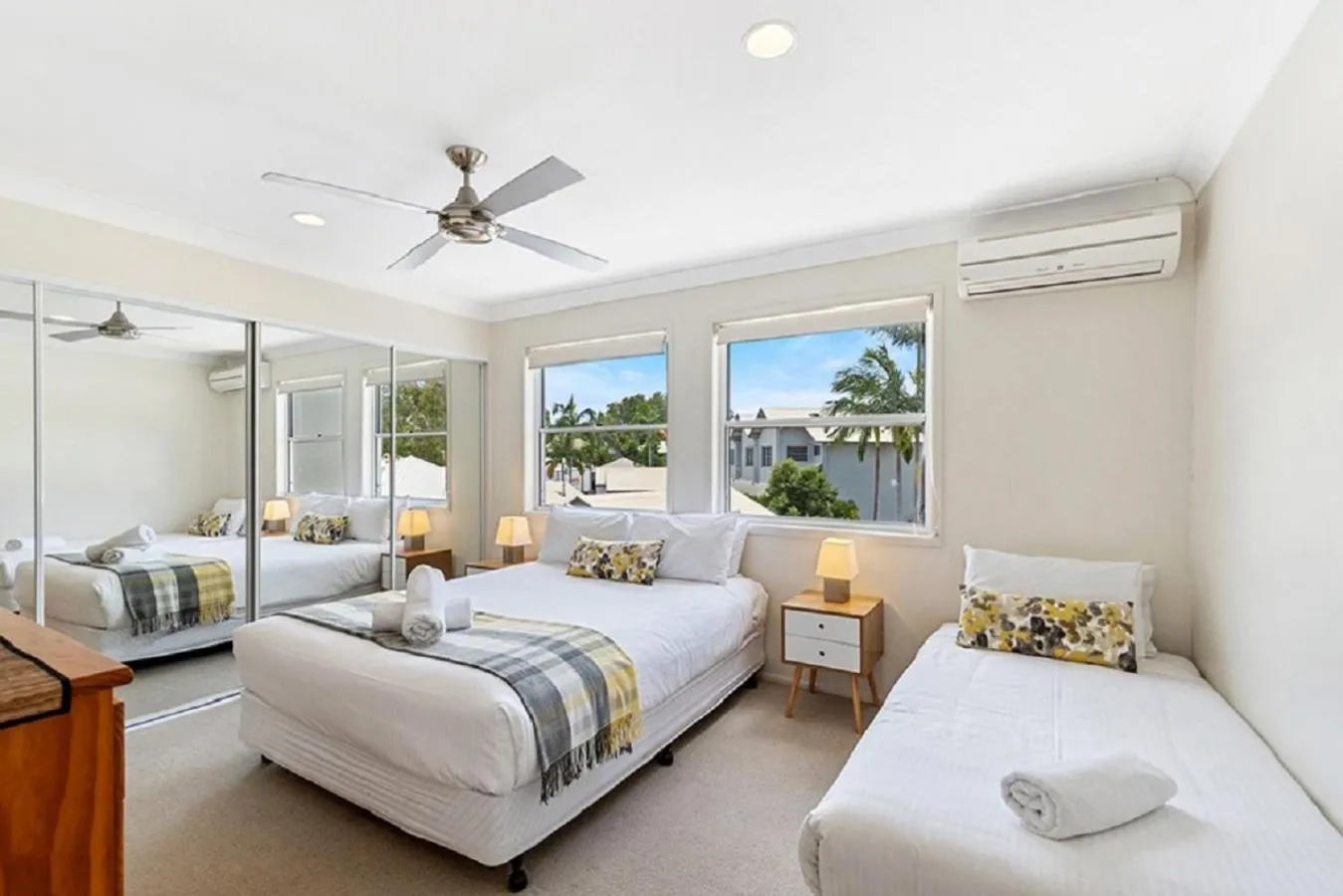 Bed in Noosa Entrance Waterfront Resort