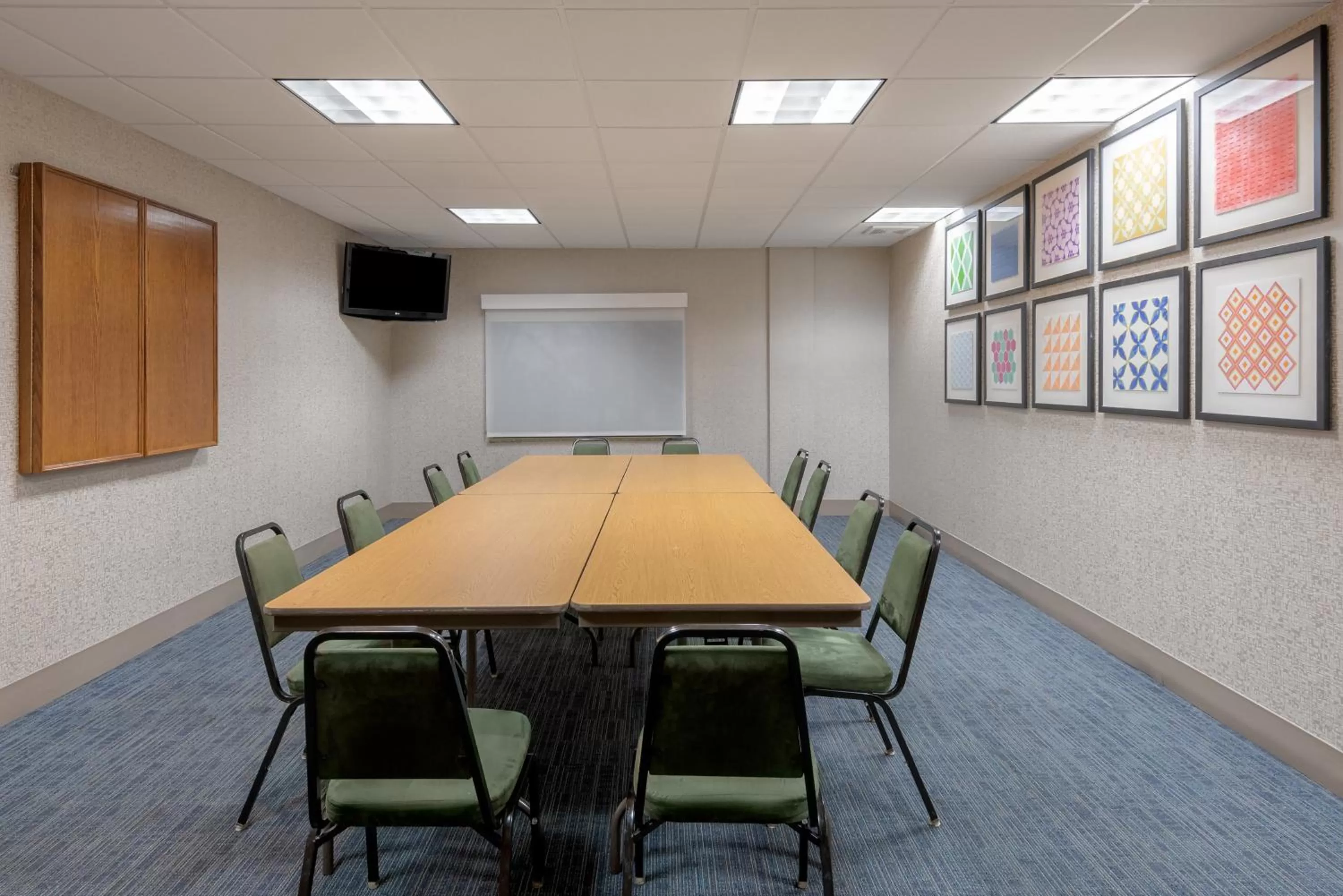 Meeting/conference room in Holiday Inn Express & Suites Rocky Mount Smith Mountain Lake, an IHG Hotel