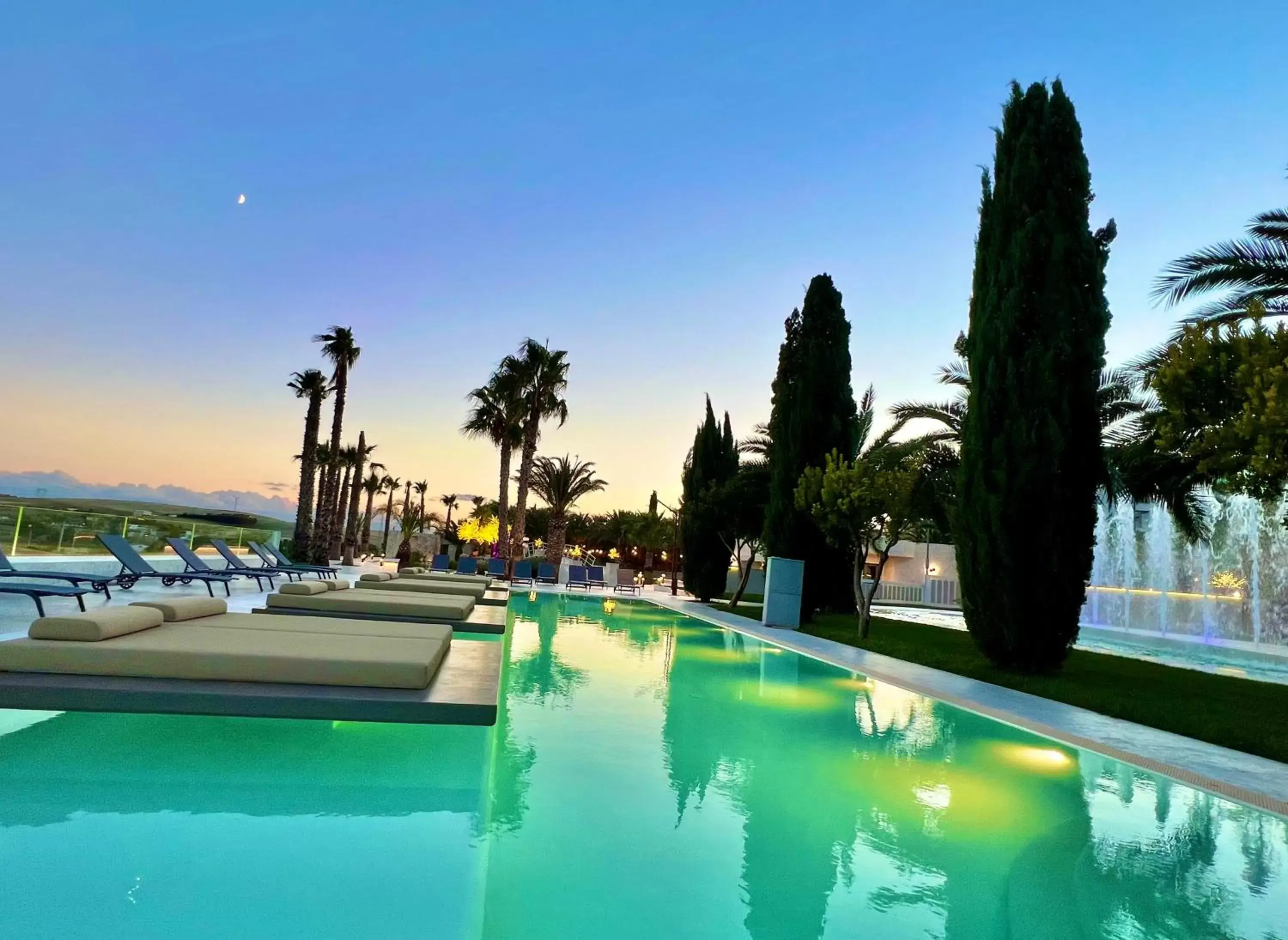 Swimming pool, Sunrise/Sunset in UNAHOTELS MH Matera