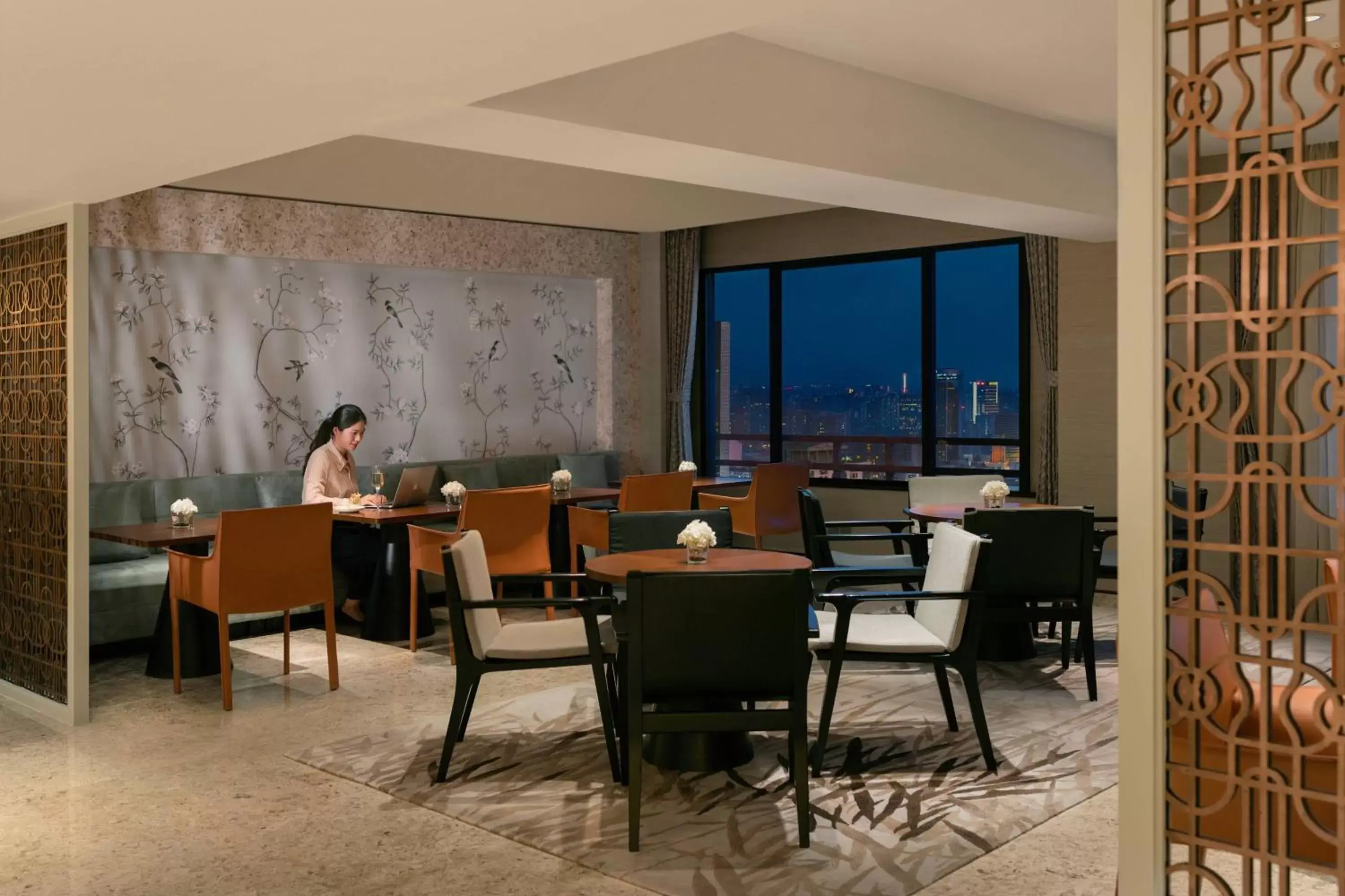 Lounge or bar, Restaurant/Places to Eat in The Portman Ritz-Carlton Shanghai