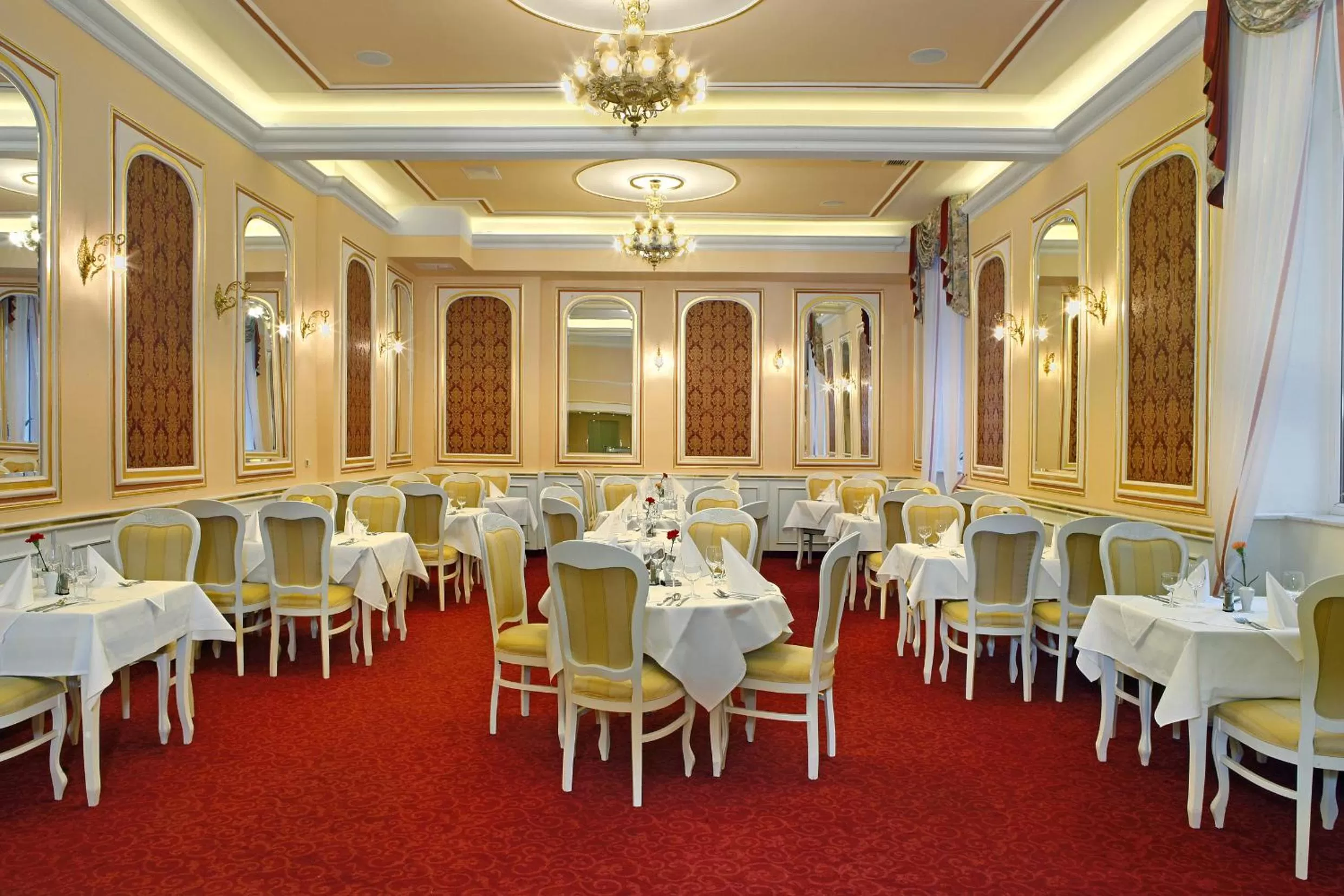 Restaurant/places to eat in Ensana Hvězda - Imperiál - Neapol