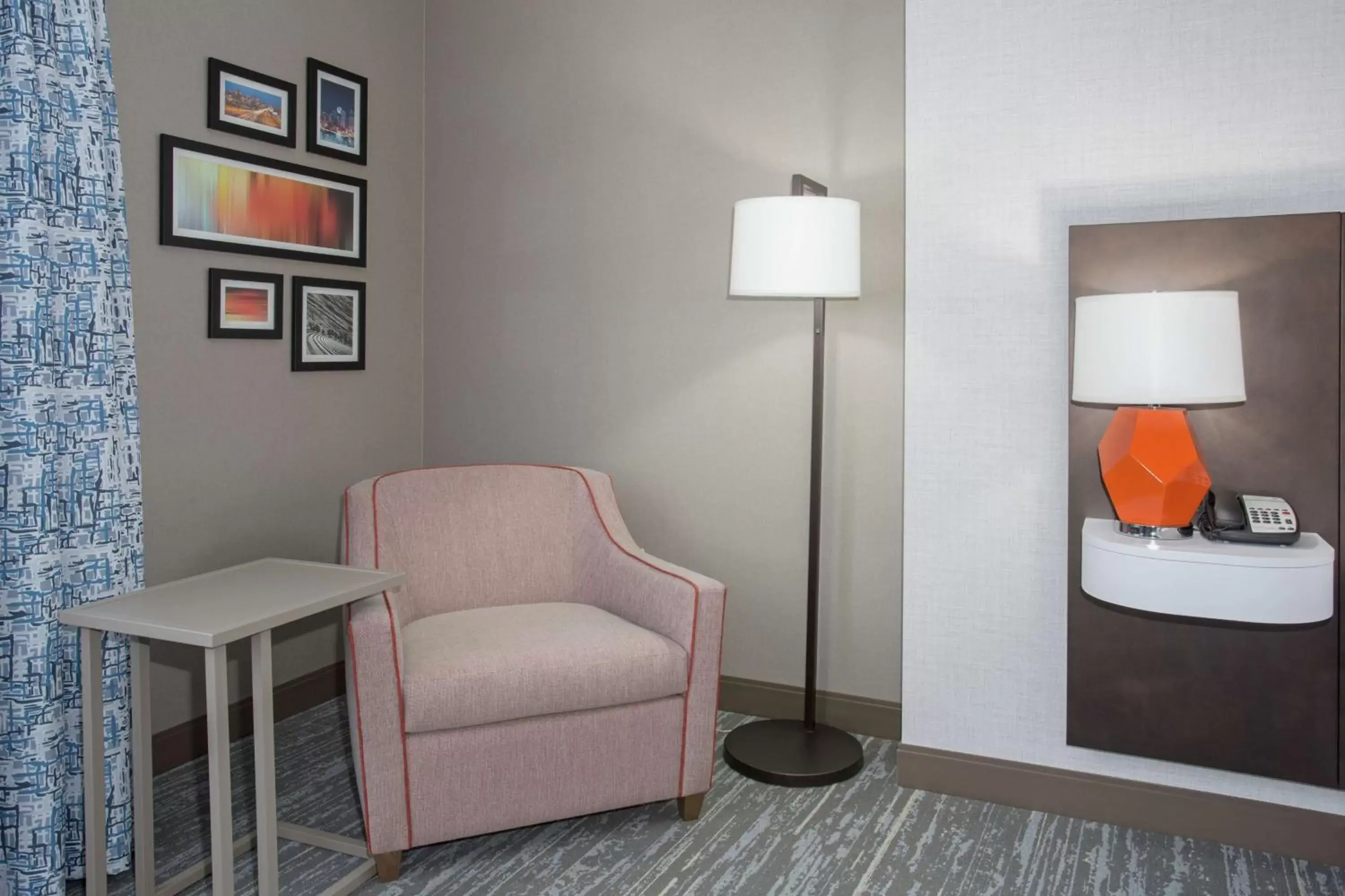 Bedroom, Seating Area in Hampton Inn & Suites Denver-Downtown
