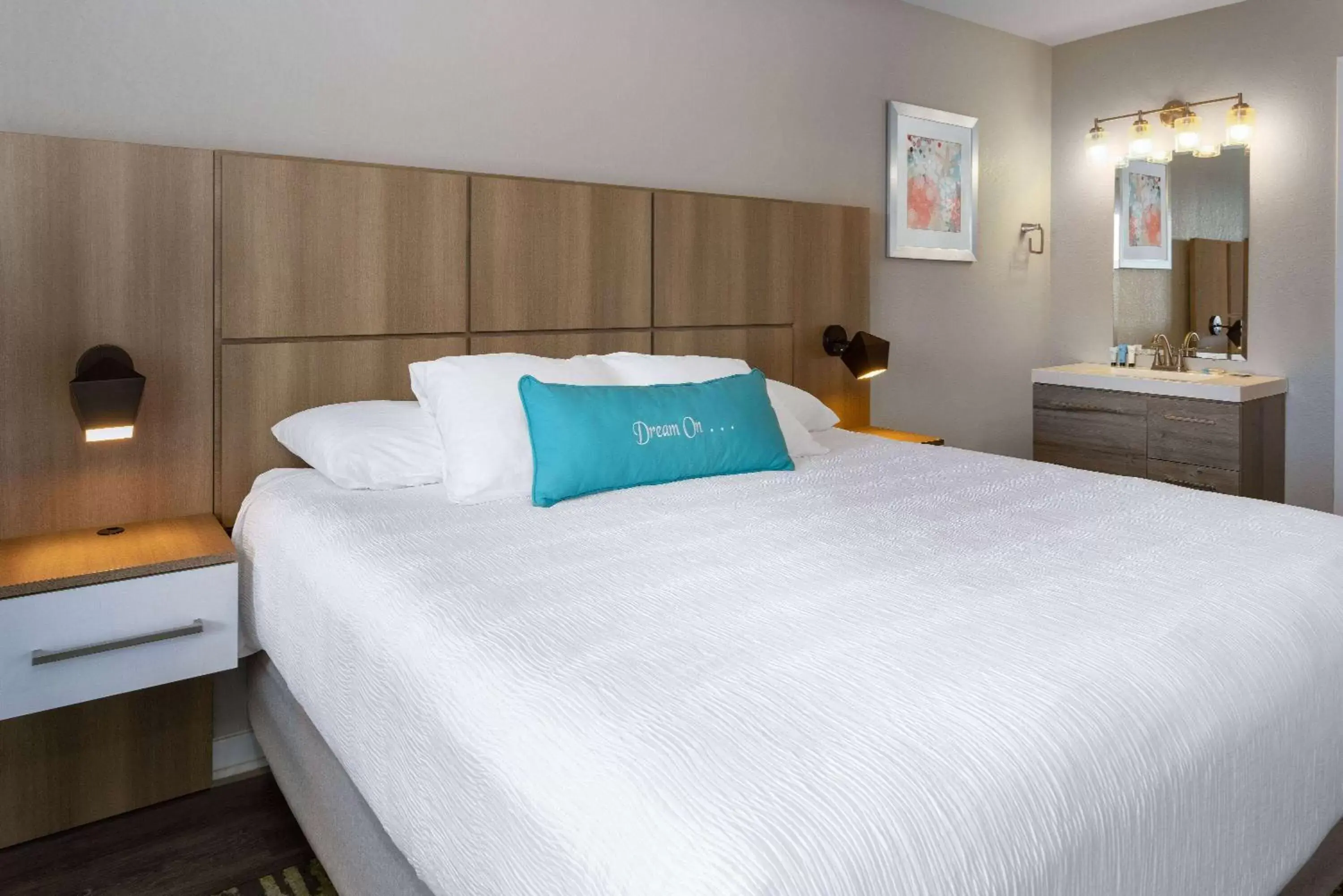 Bed in Atlantic Beach Resort, a Ramada by Wyndham Bed in Atlantic Beach Resort, a Ramada by Wyndham