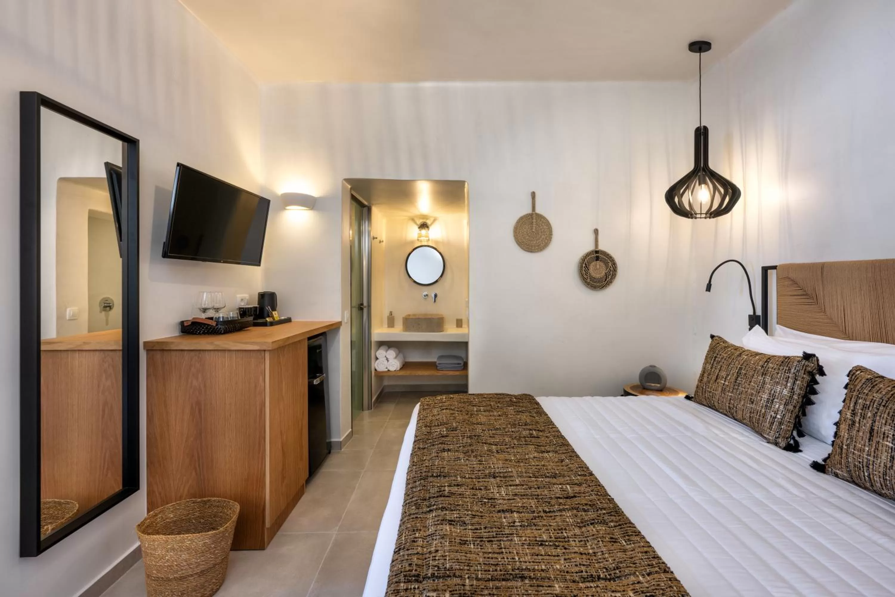 View (from property/room), Bed in Hill Suites