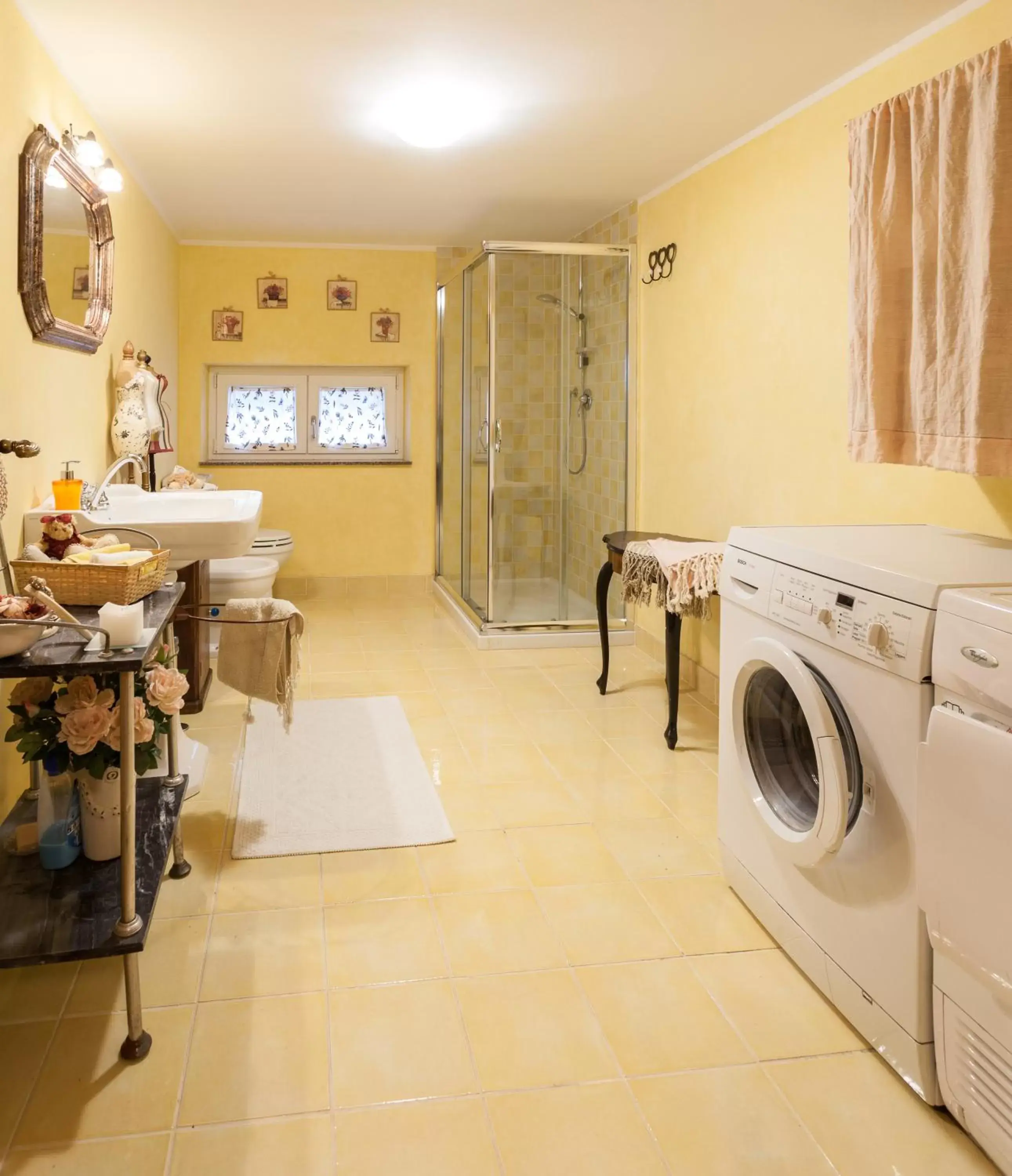 Bathroom, Lobby/Reception in Assisi Charme