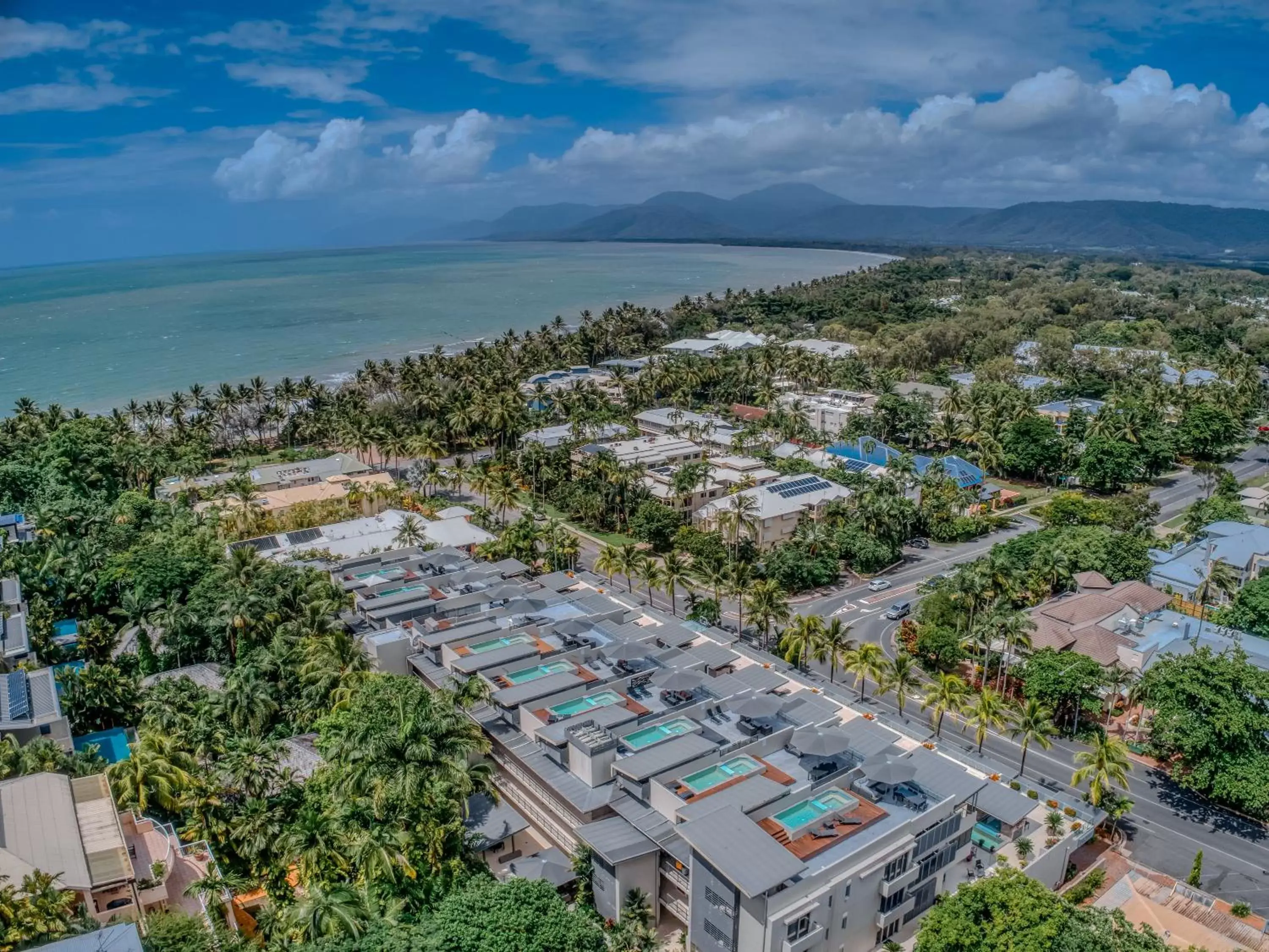 Property building, Bird's-eye View in Coconut Grove