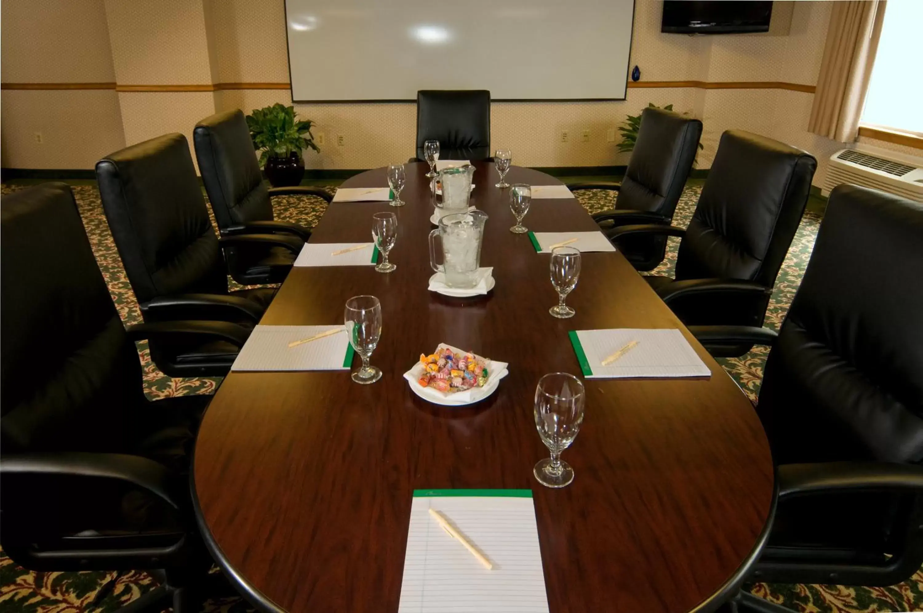 Business facilities in Meadowlands Plaza Hotel