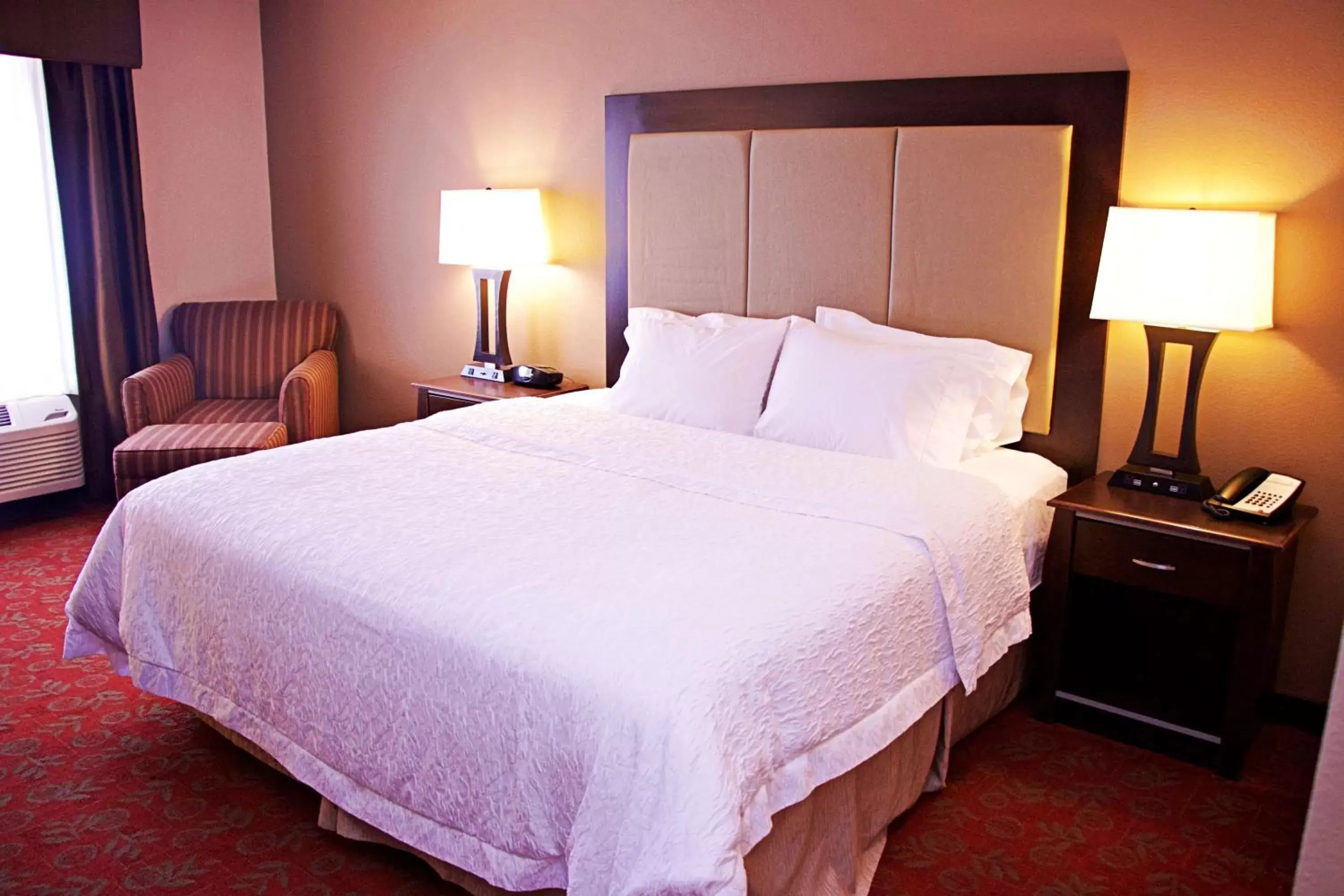 Bed in Hampton Inn & Suites Scottsbluff