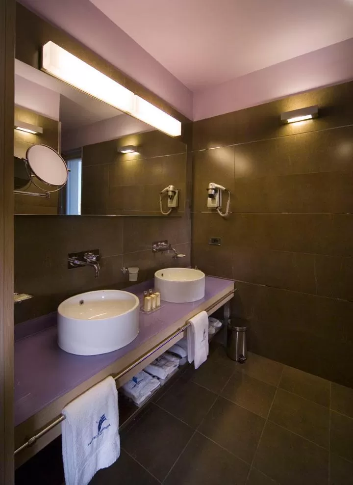 Bathroom in Hotel Europa