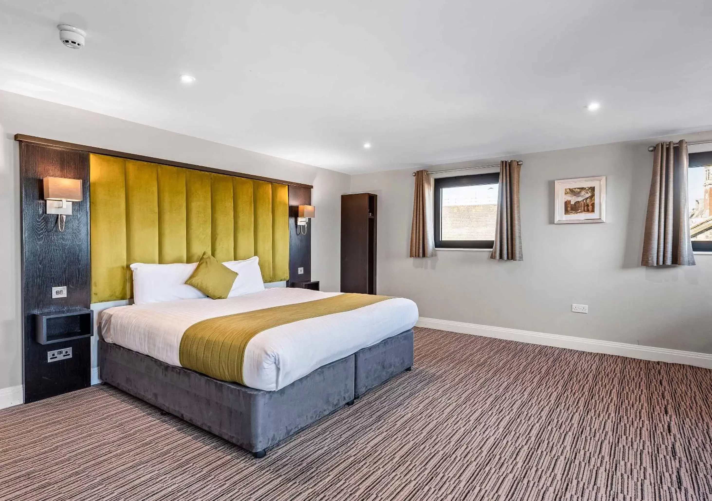 Bedroom, Bed in St Nicholas Hotel