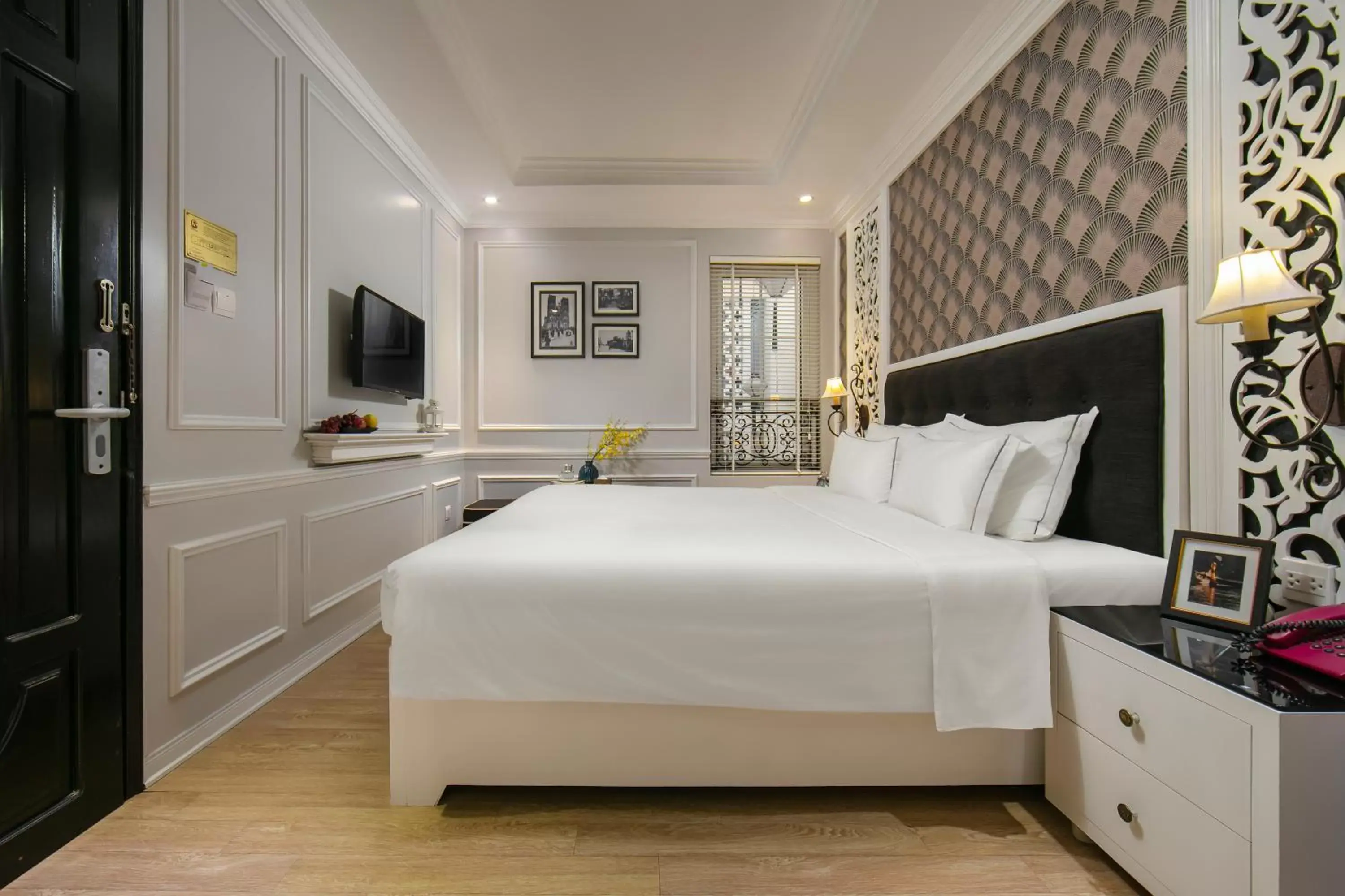 Photo of the whole room, Bed in Lavender Central Hotel & Spa Hanoi Photo of the whole room, Bed in Lavender Central Hotel & Spa Hanoi