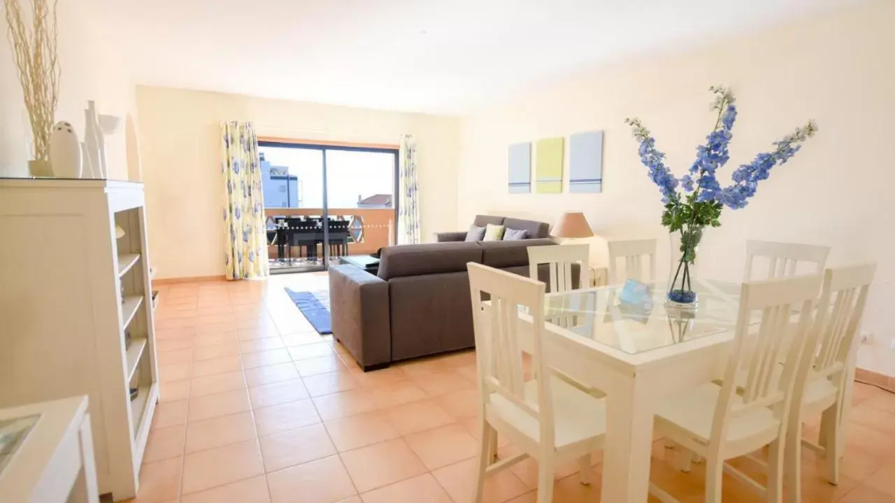 Living room, Dining Area in Estrela da Luz Resort