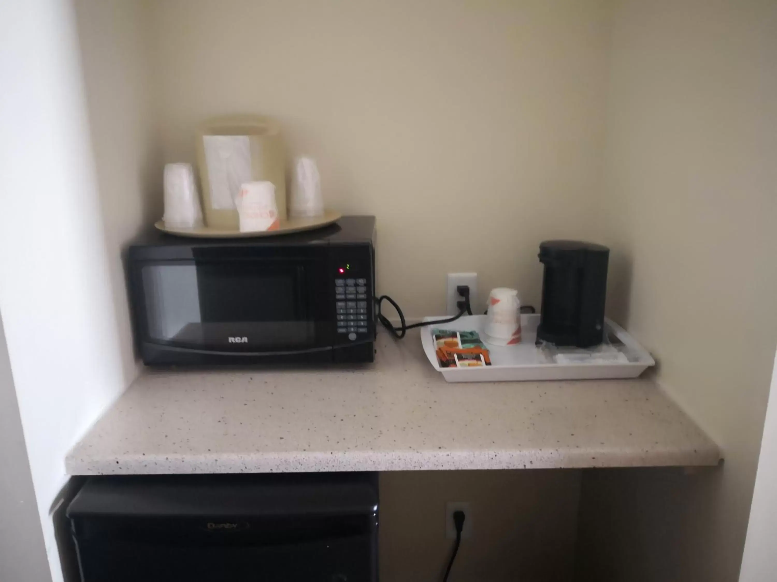 Coffee/Tea Facilities in Quality Inn & Suites Hawkesbury