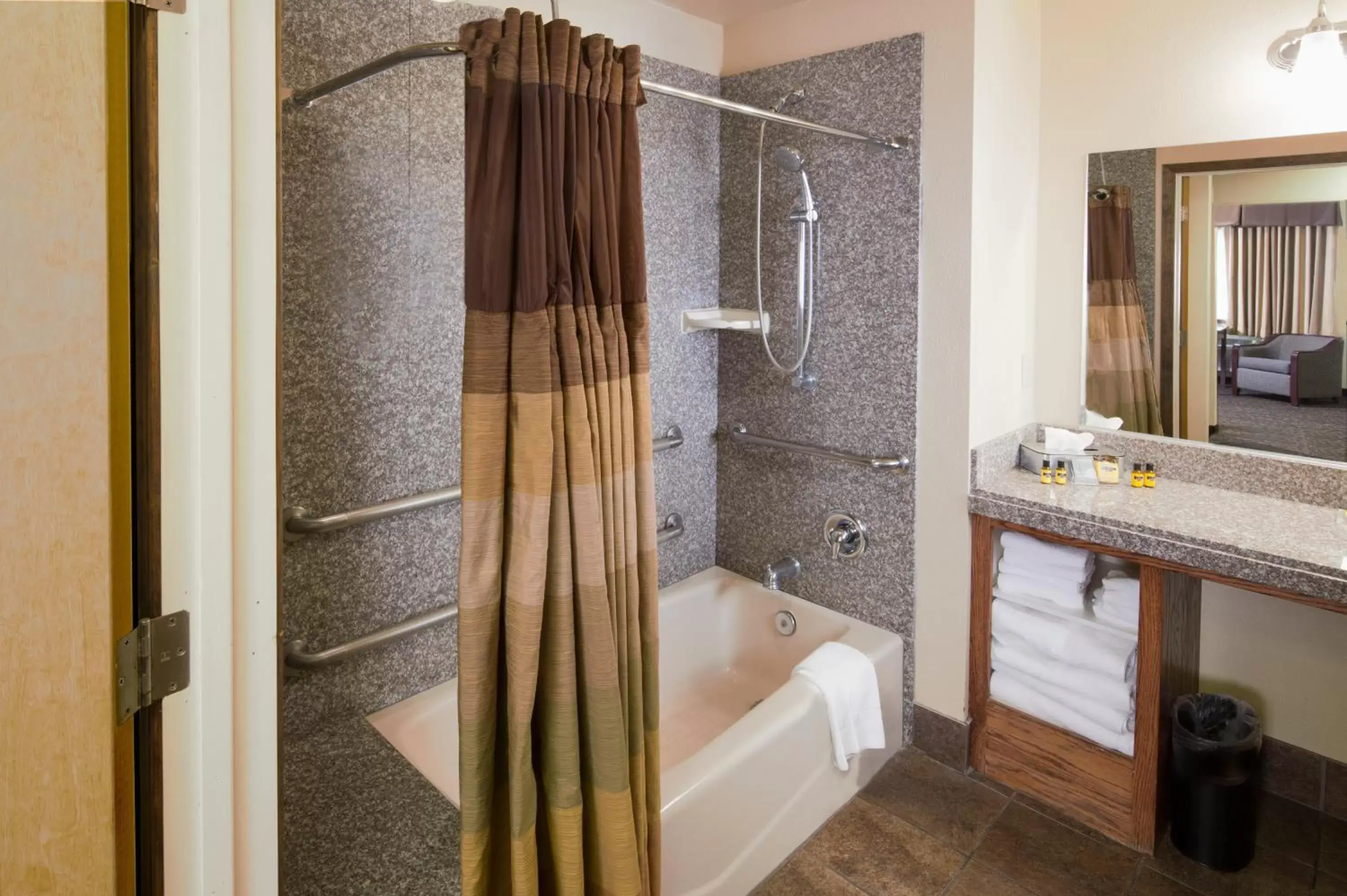 Bathroom in Best Western Plus Yosemite Gateway Inn