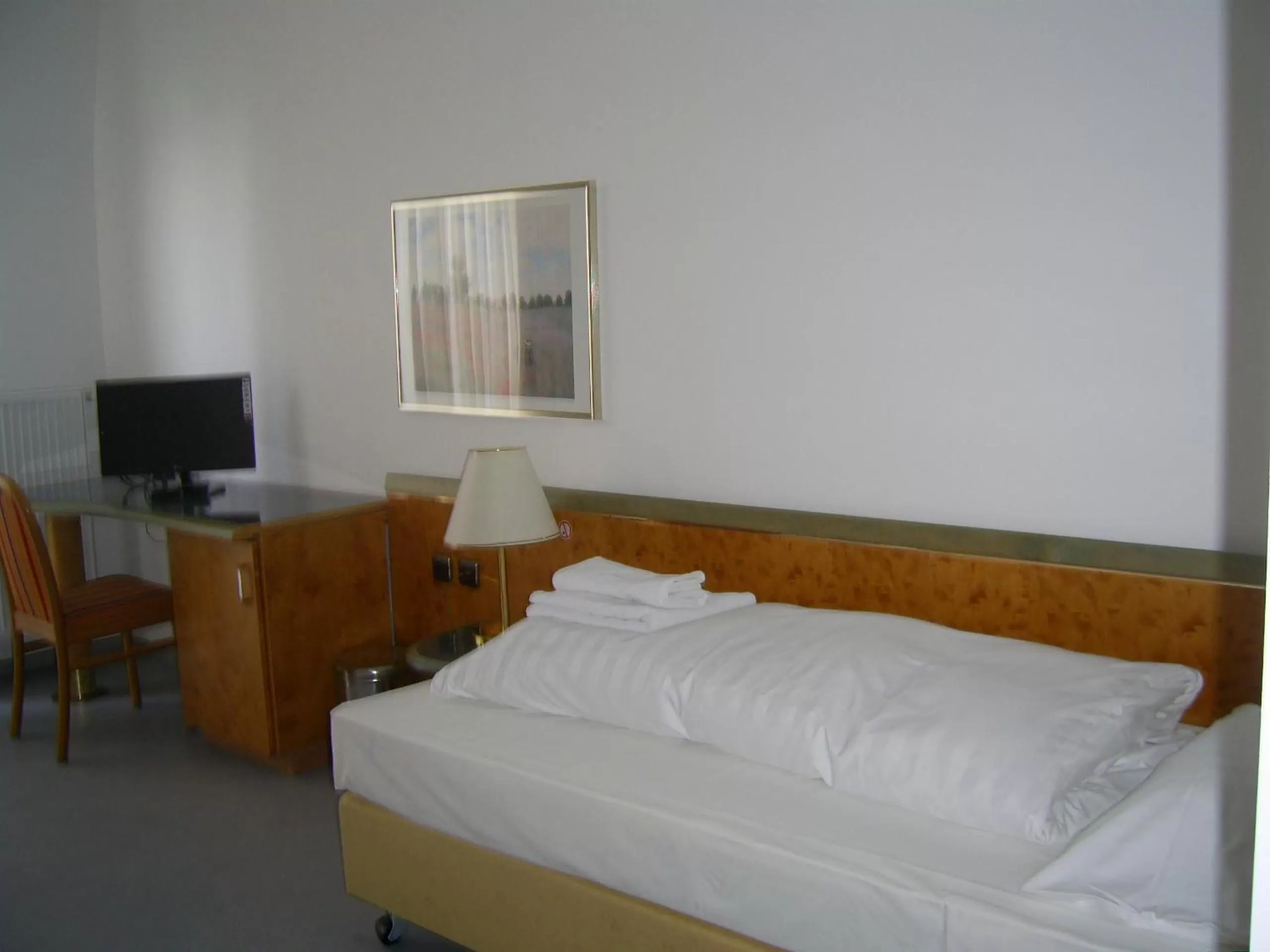 Bed in Willy Hotel Frankfurt