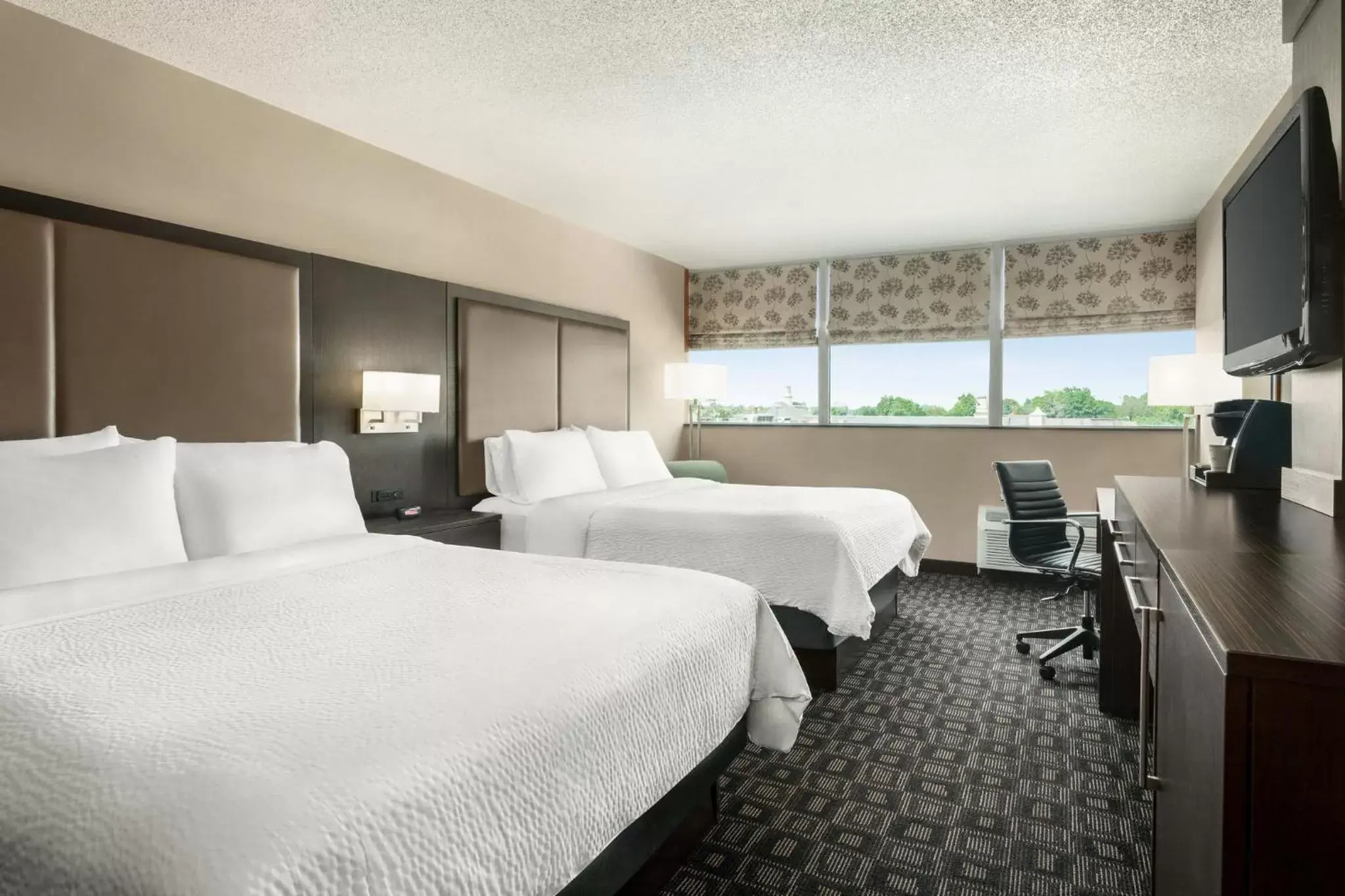 Photo of the whole room in Holiday Inn Louisville East - Hurstbourne, an IHG Hotel