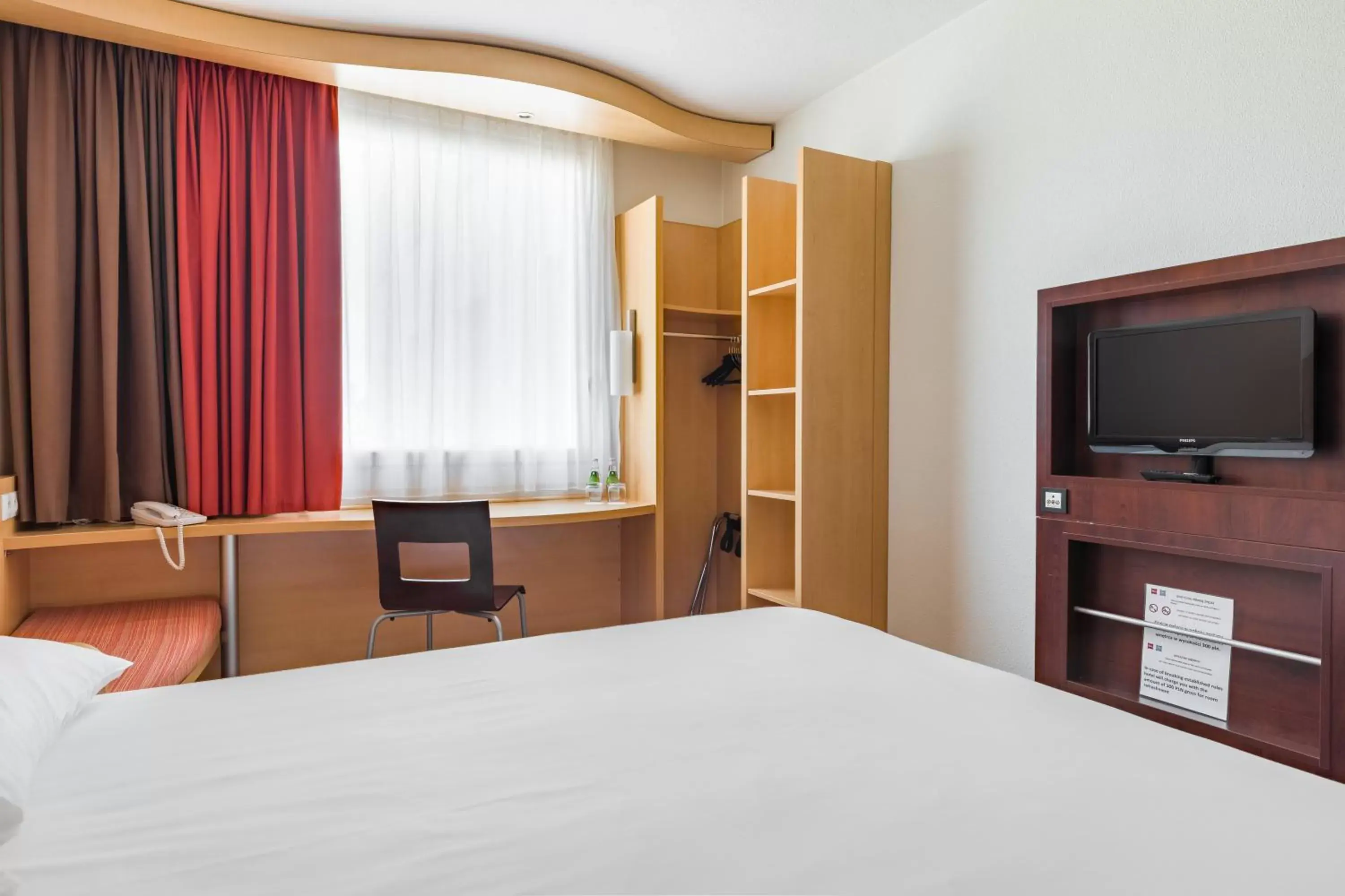 Bedroom, Bed in Ibis Warszawa Reduta