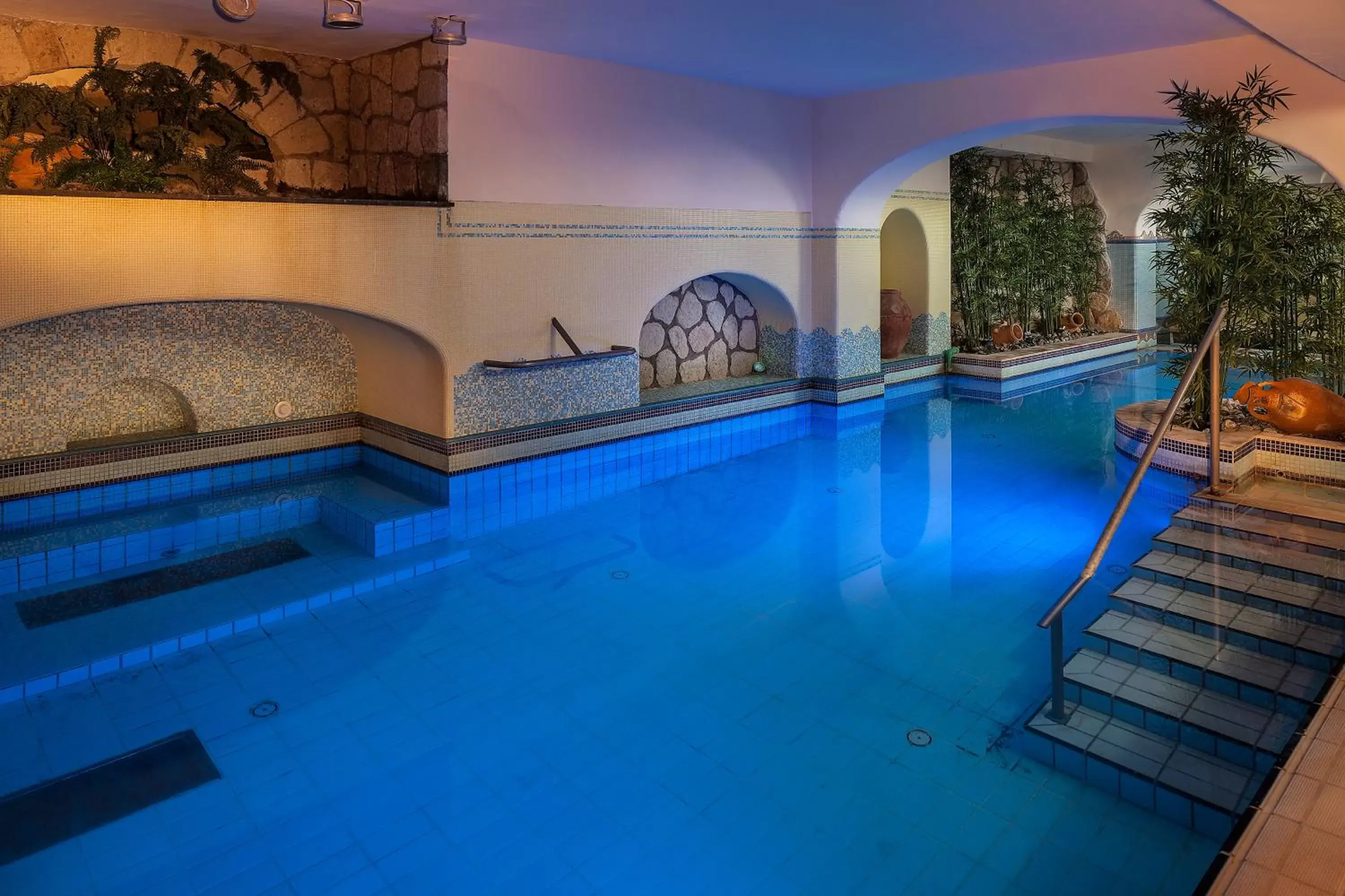 Hot Spring Bath, Swimming Pool in Sorriso Thermae Resort & Spa