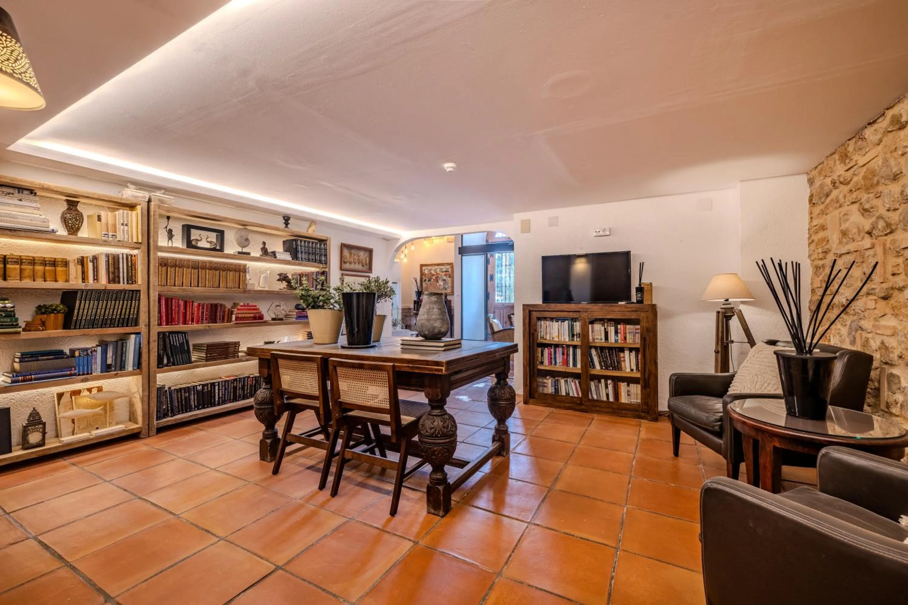 Library in La Posada del Mar