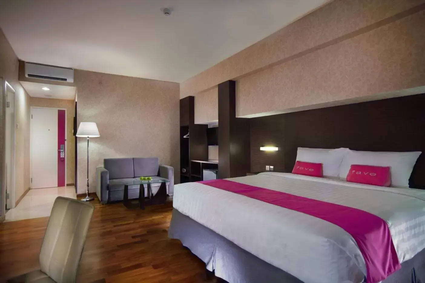 Bed in favehotel Graha Agung Surabaya