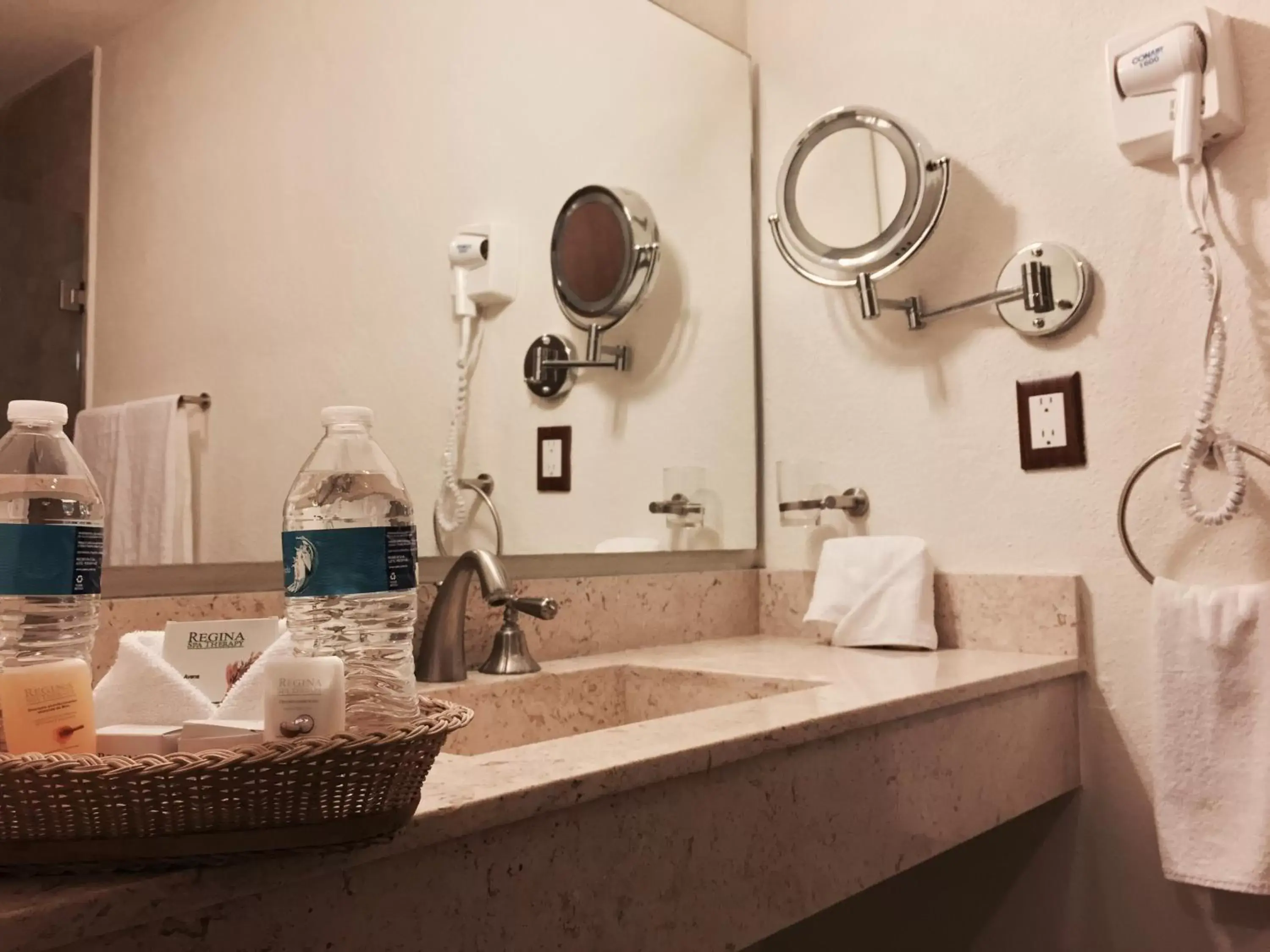 Bathroom in Hotel San Xavier