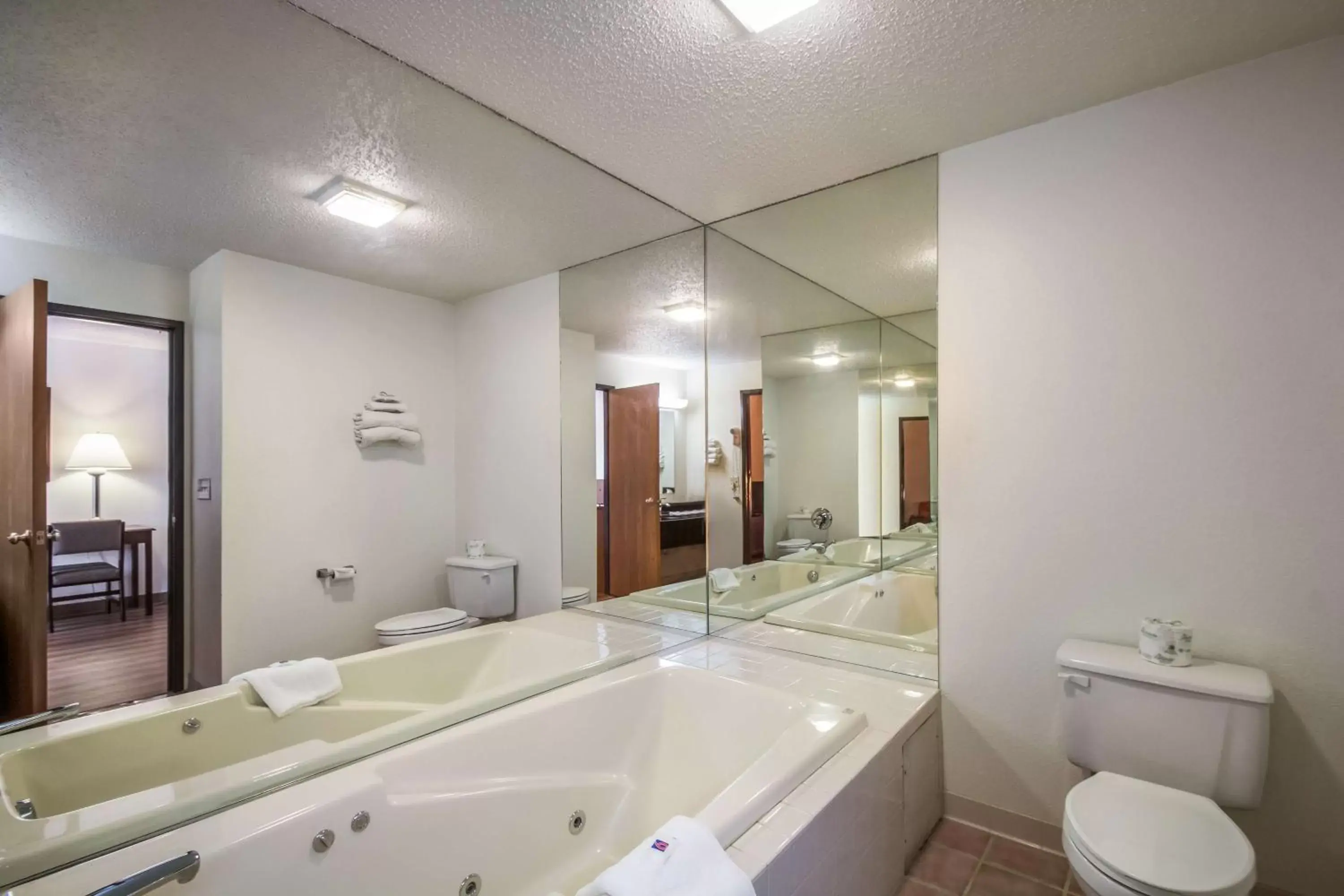 Toilet, Bathroom in Motel 6-Saukville, WI