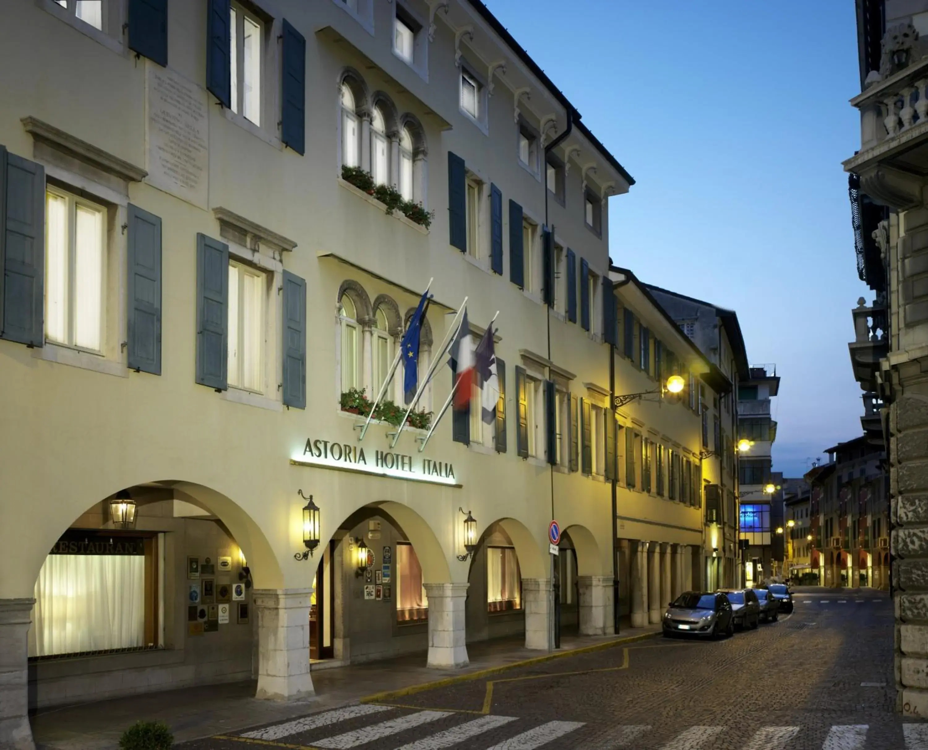 Facade/entrance in Astoria Hotel Italia