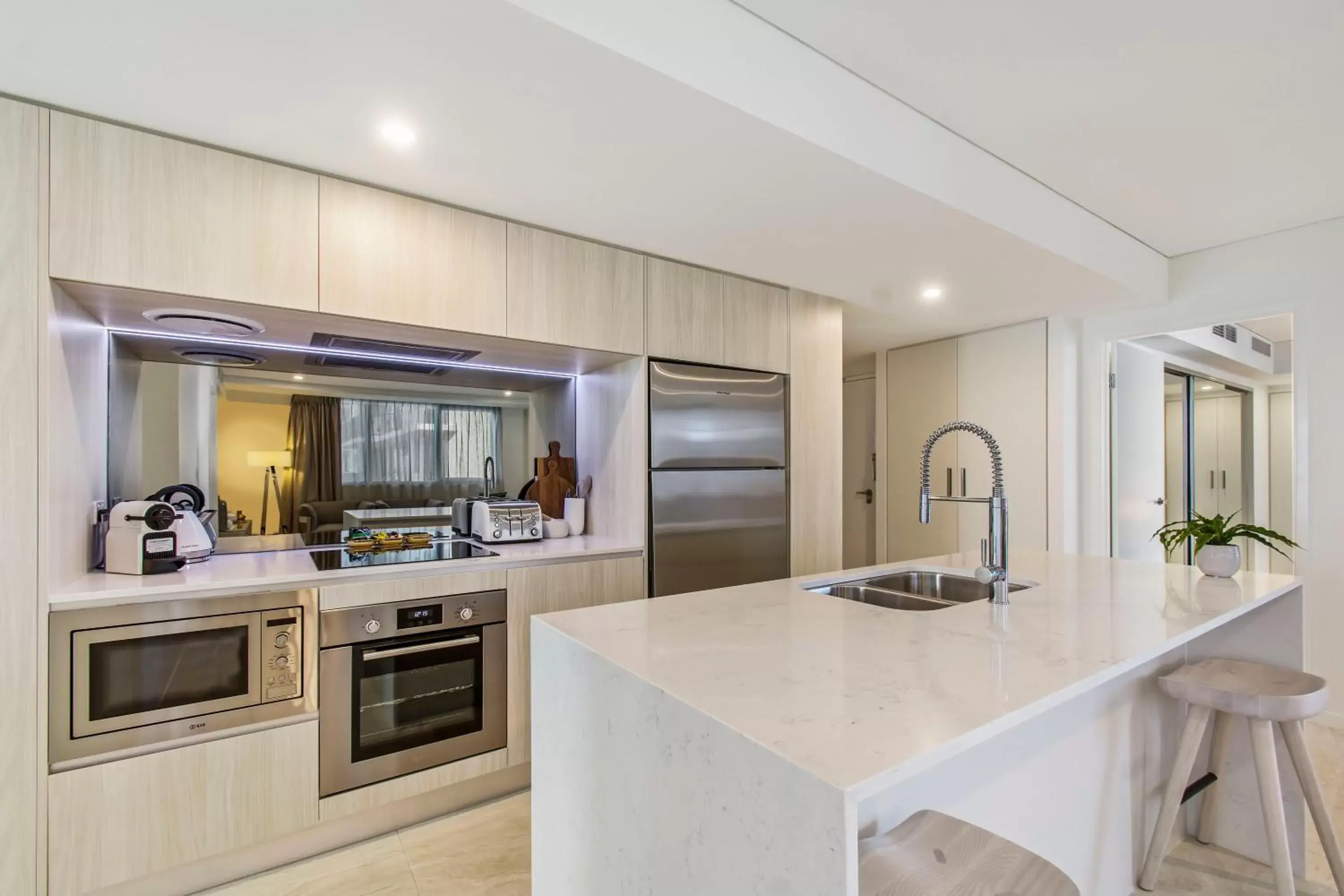 Kitchen or kitchenette, Kitchen/Kitchenette in Breeze Mooloolaba, Ascend Hotel Collection