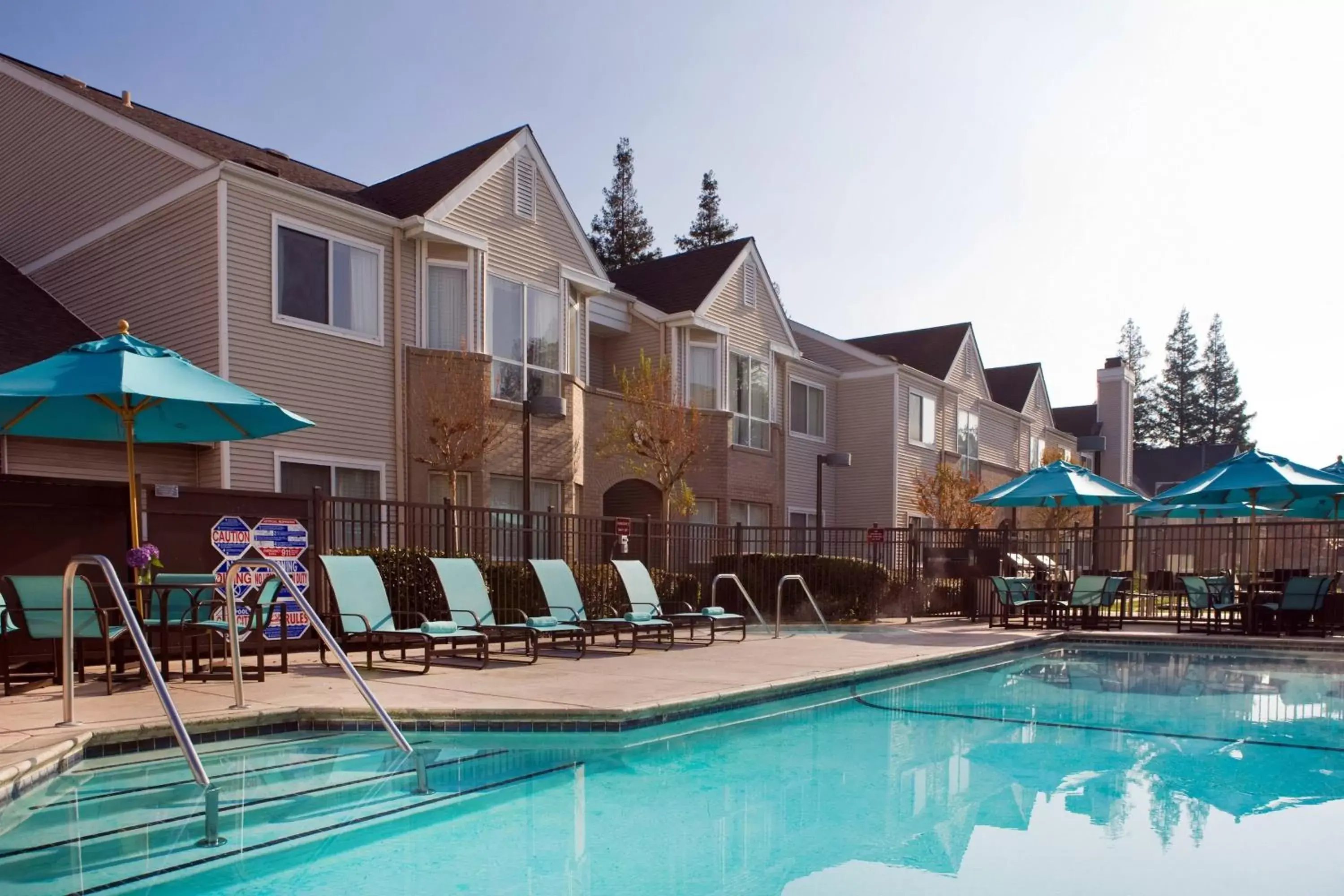 Swimming pool, Property Building in Residence Inn Pleasant Hill Concord