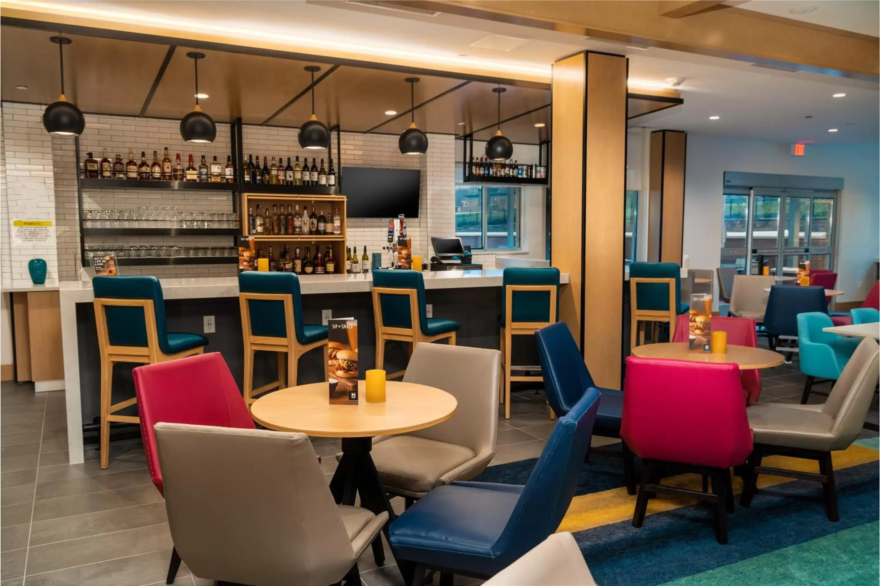 Lounge or bar in Hyatt House Nashville/Franklin/Cool Springs Lounge or bar in Hyatt House Nashville/Franklin/Cool Springs