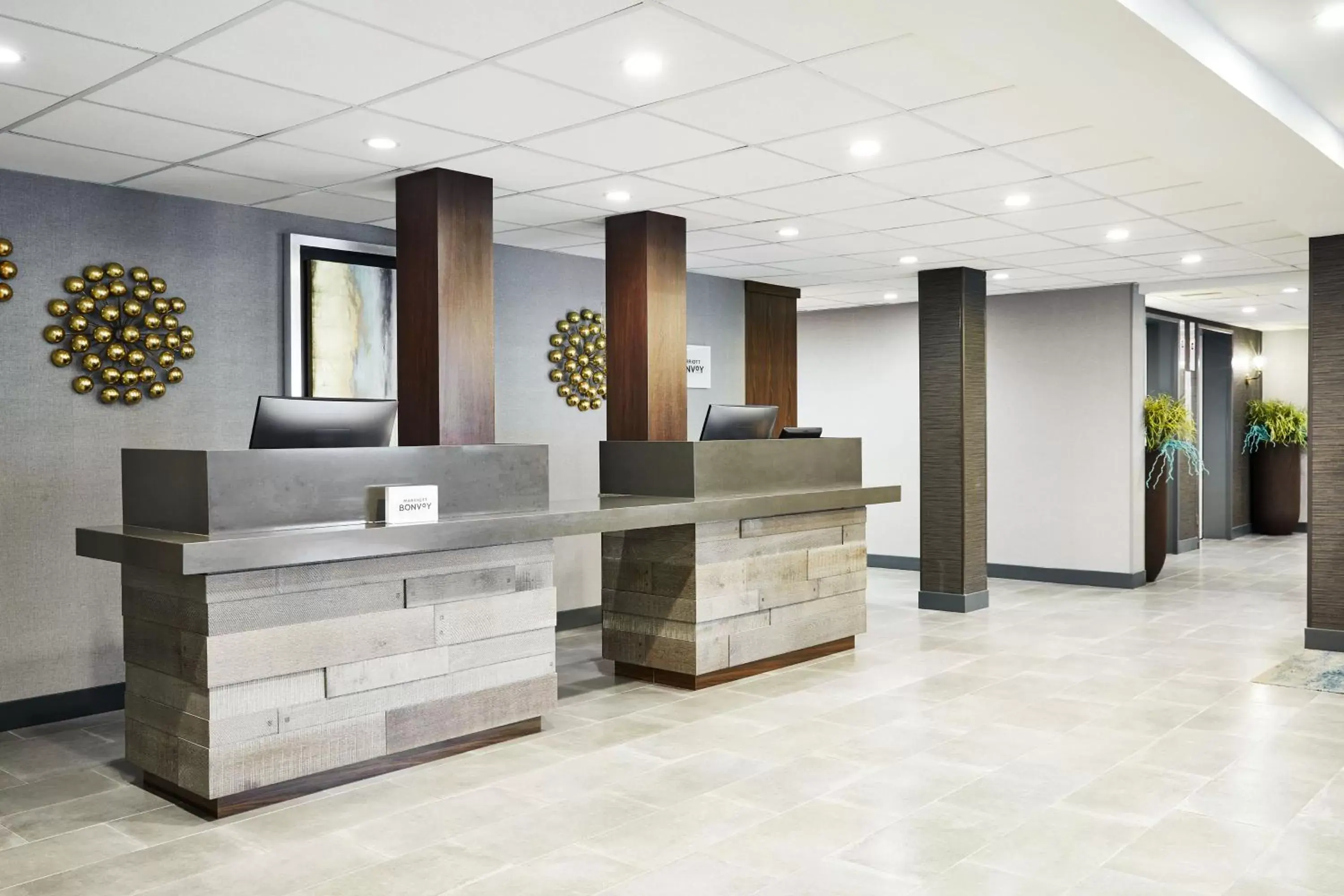 Lobby or reception, Lobby/Reception in Four Points by Sheraton Chicago Westchester/Oak Brook