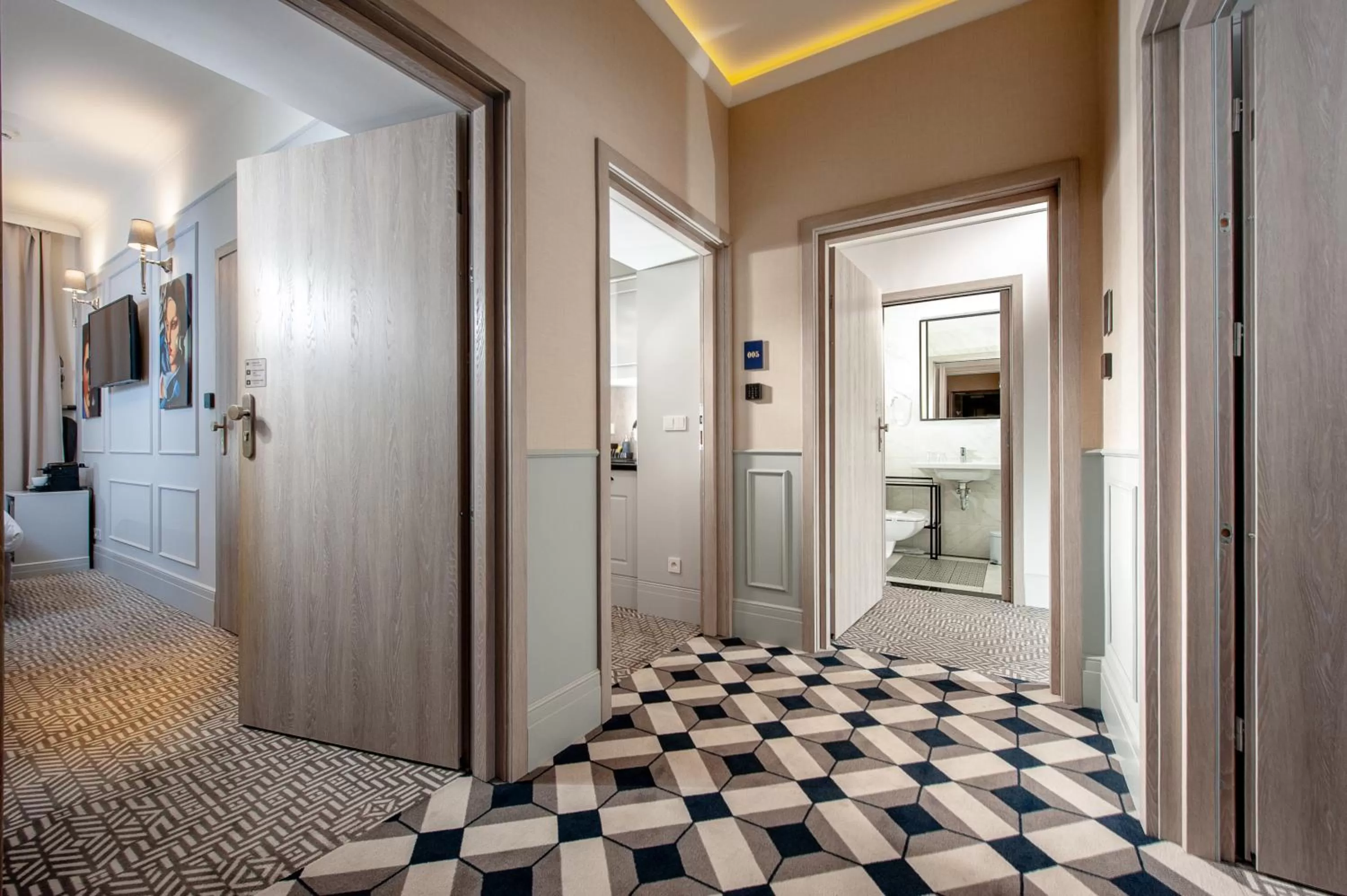 Photo of the whole room in Amber Design Residence