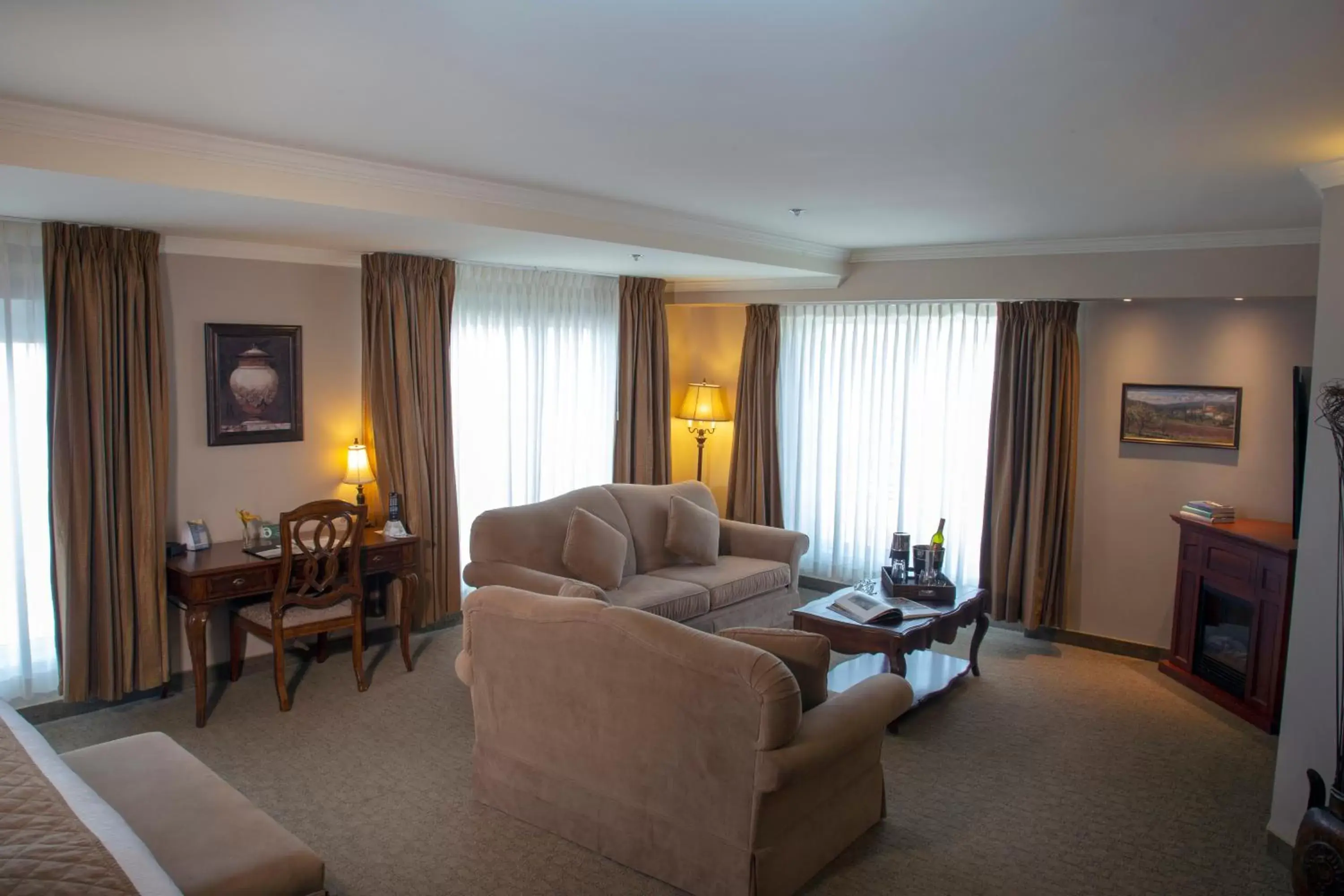 Seating Area in Hotel Brossard