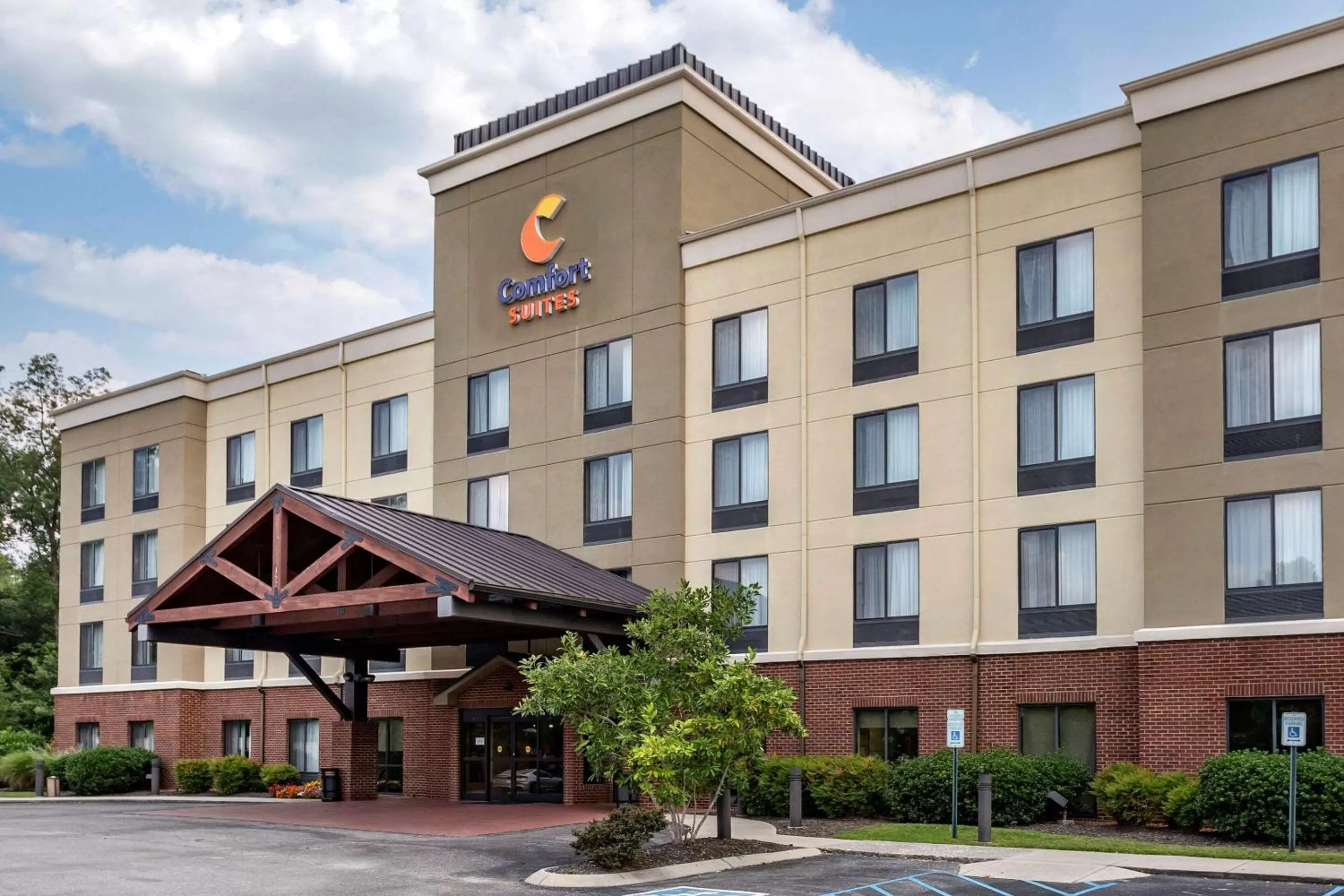 Property building in Comfort Suites Manchester near Arnold AFB