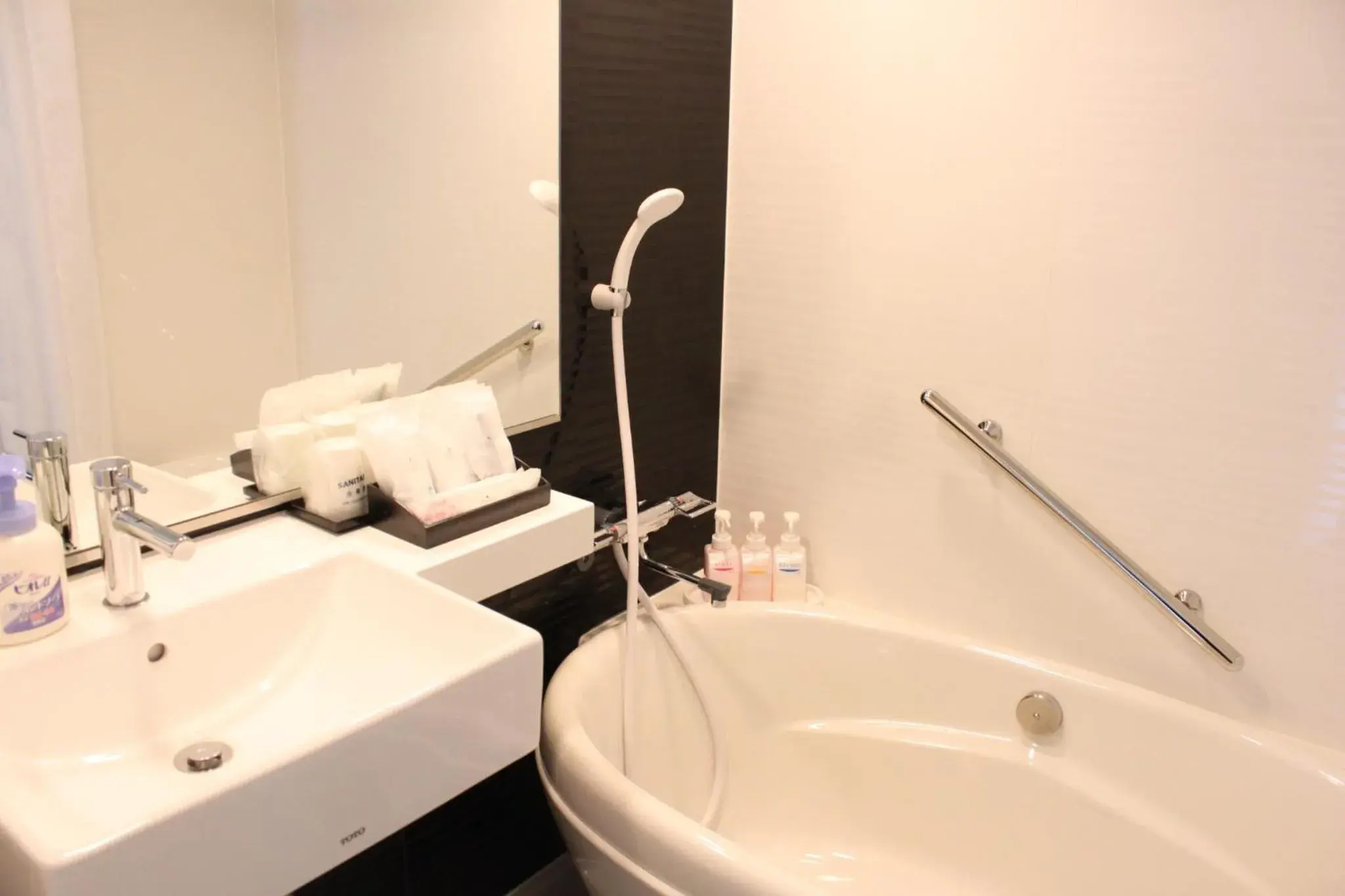 Bathroom in Hotel Osaka Castle