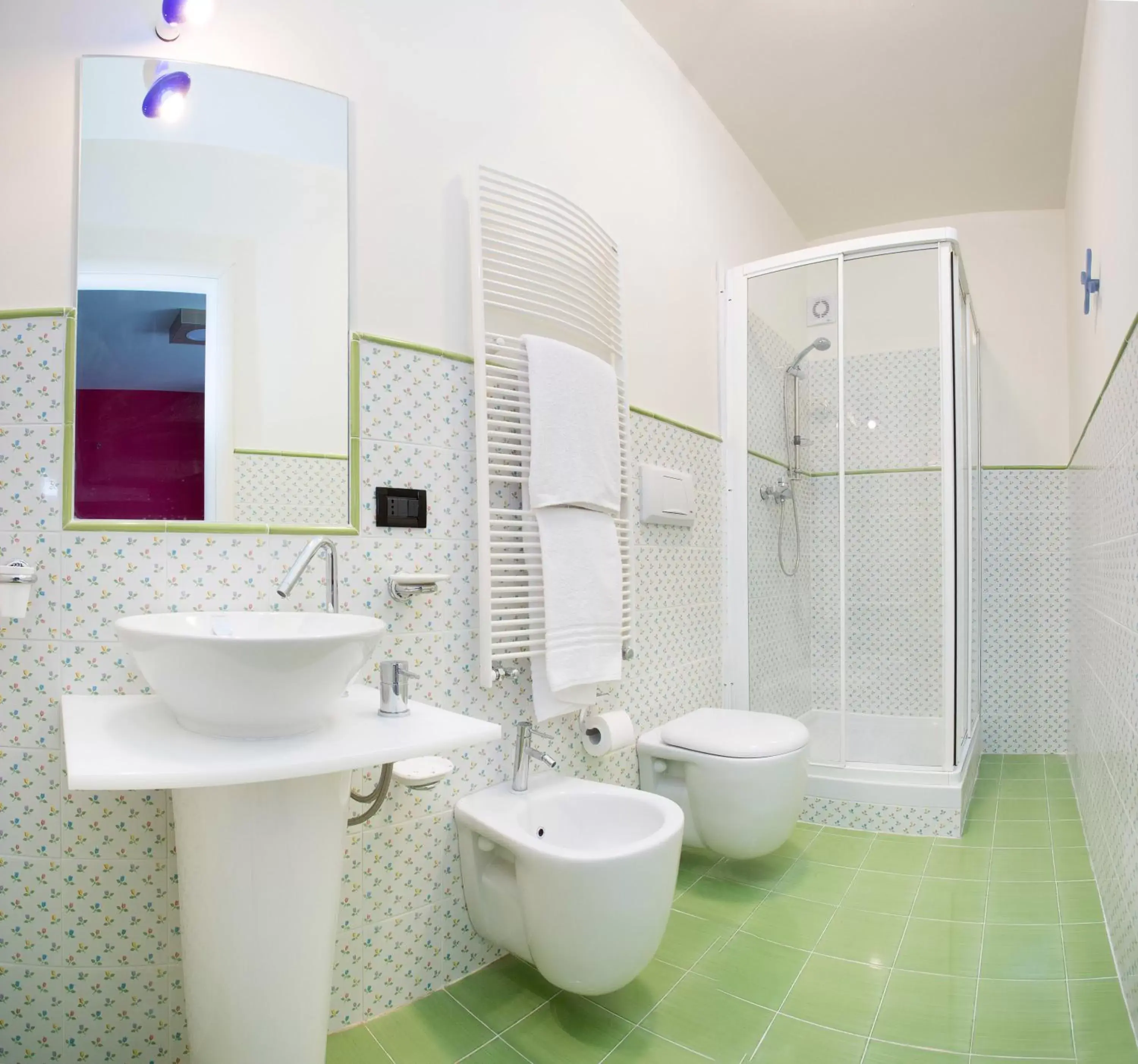 Bed, Bathroom in Le Ceramiche - Hotel Residence ed Eventi