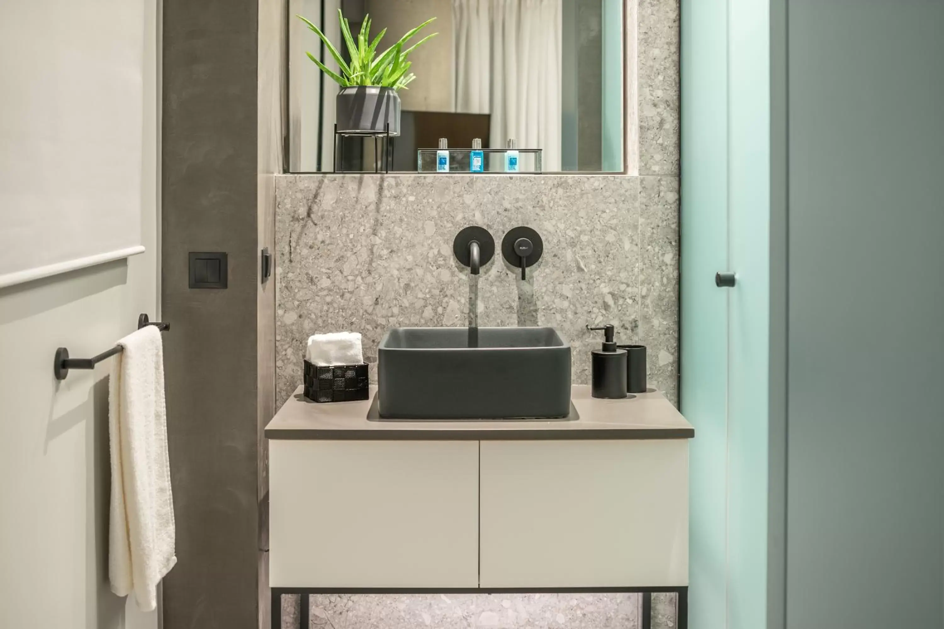 Shower, Kitchen/Kitchenette in Urban Suites