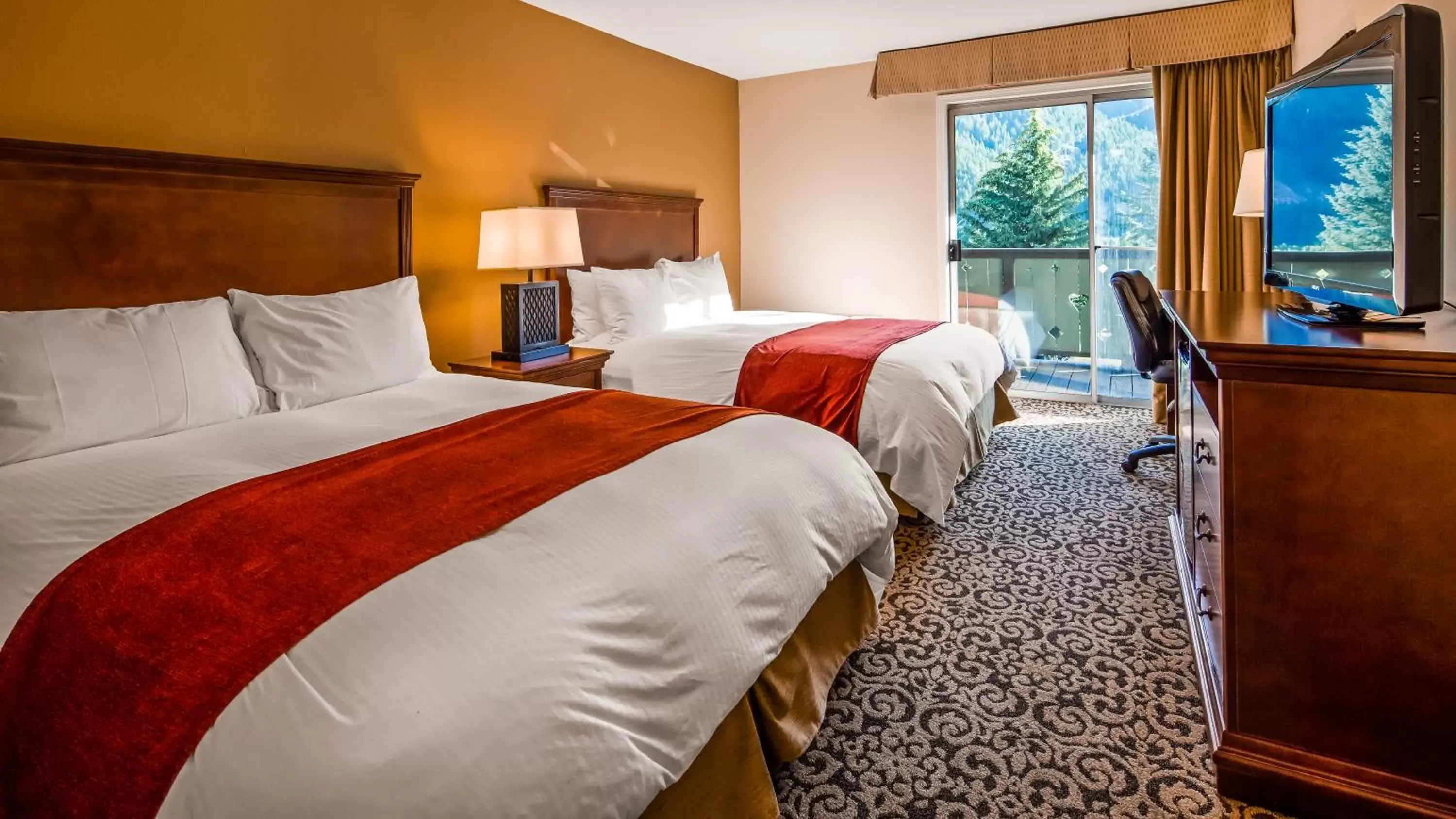 Bedroom, Bed in Best Western Tyrolean Lodge